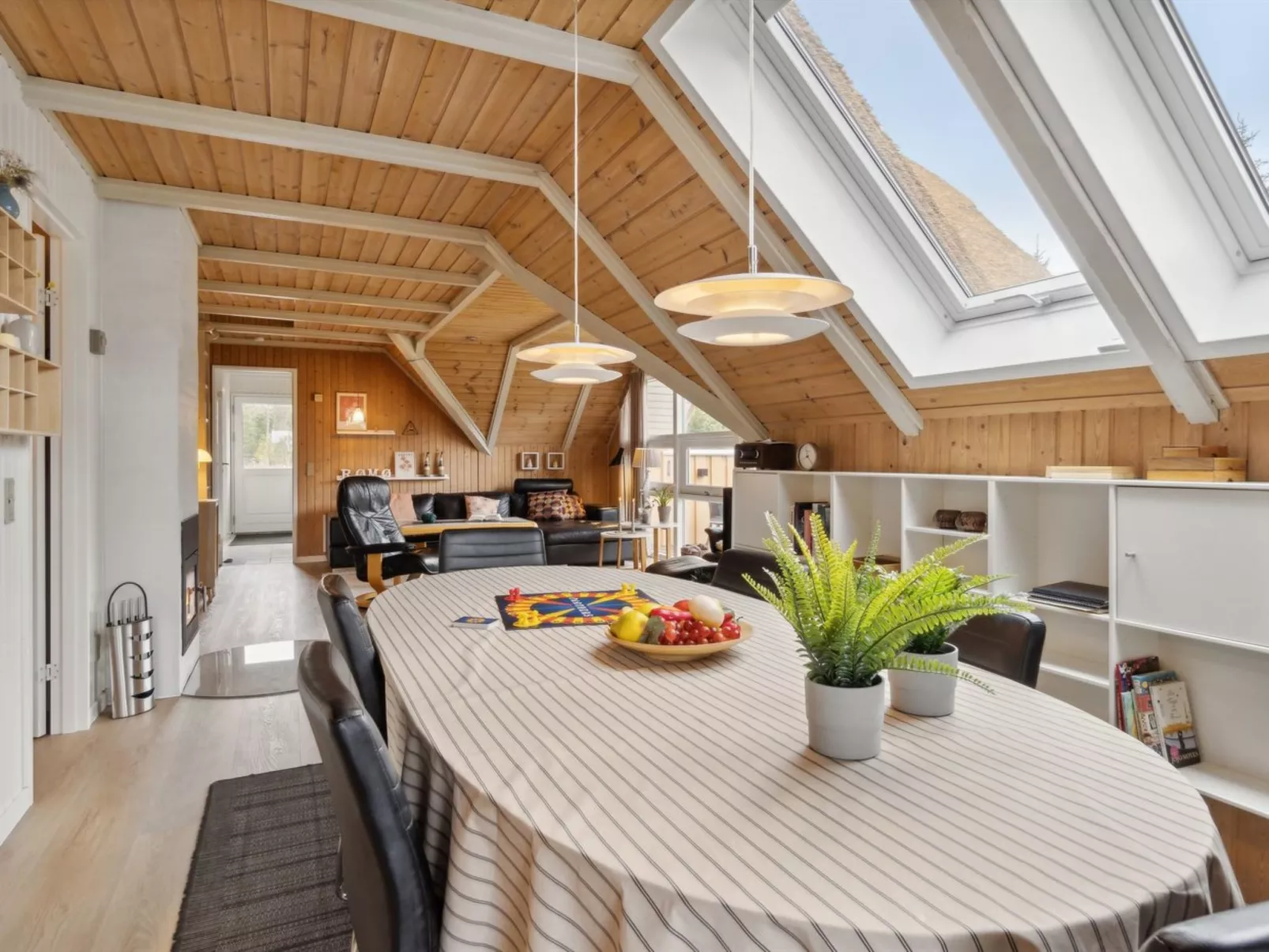 "Wale" - 3.3km from the sea-Drinnen