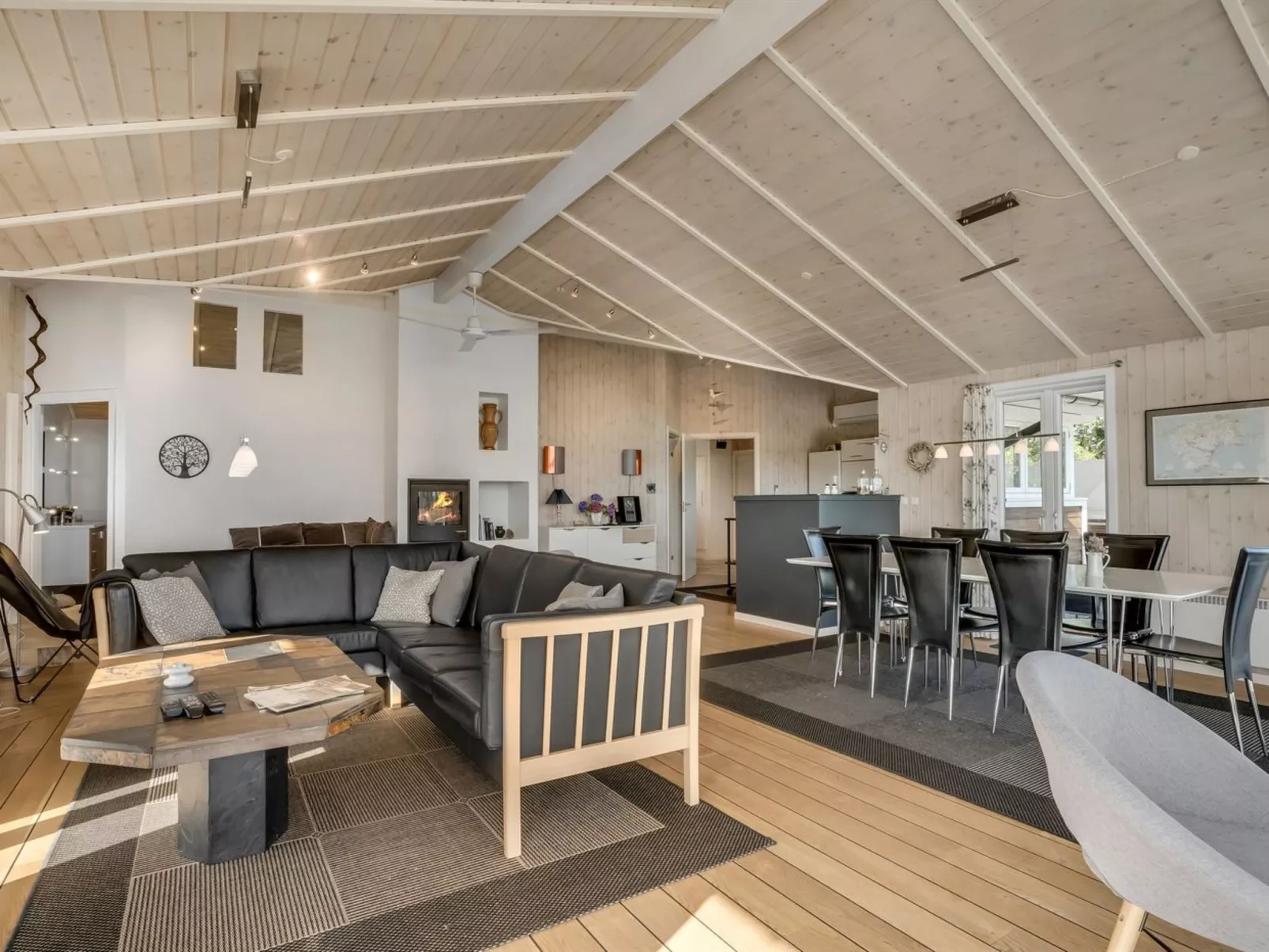 "Eljas" - 200m to the fjord-Inside