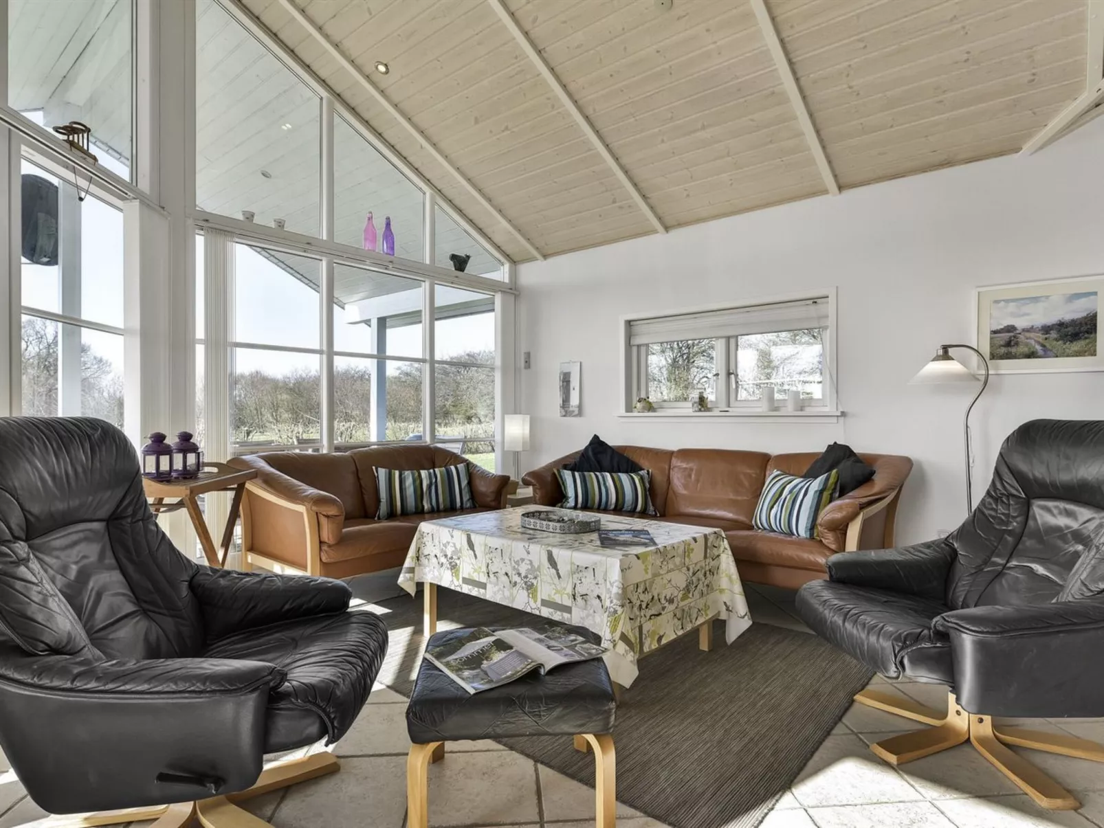 "Bara" - 600m from the sea-Inside