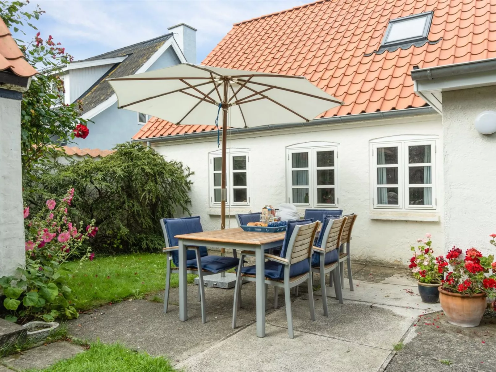 "Merete" - 50m from the sea-Outside