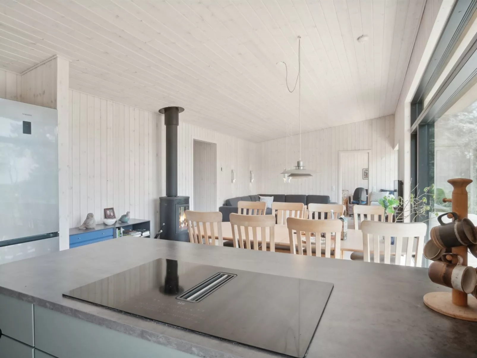 "Toska" - 100m to the fjord-Drinnen