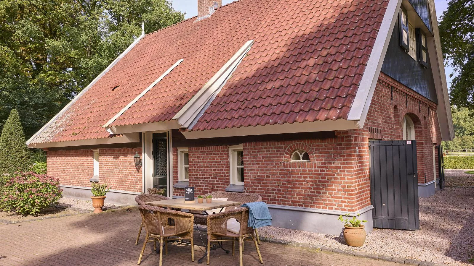 Erve Het Klaashuis-Terrace balcony