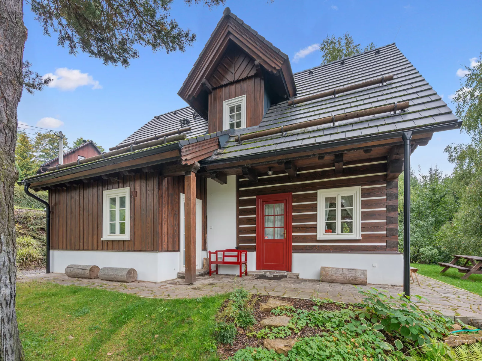 Roubenka Maleč-Outside