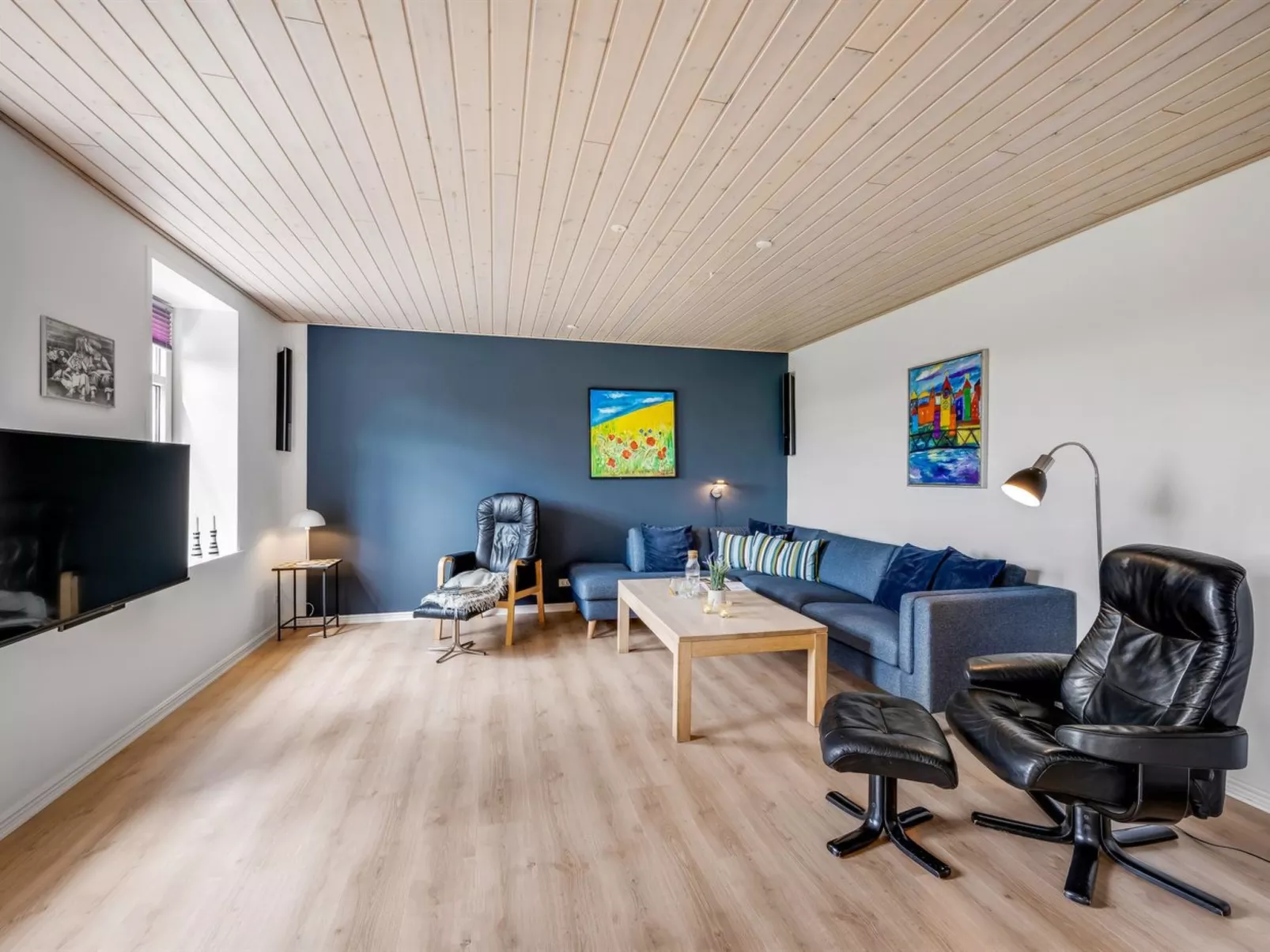 "Amma" - 21km from the sea-Drinnen