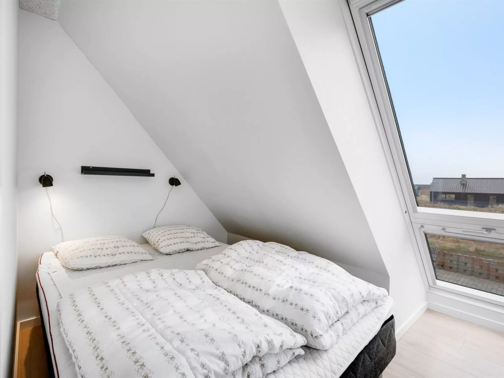 "Nafne" - 1.2km from the sea-Dedans