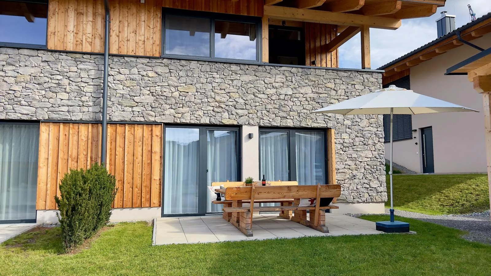 Grebenzen Lodge Edelweiss-Exterior in summer