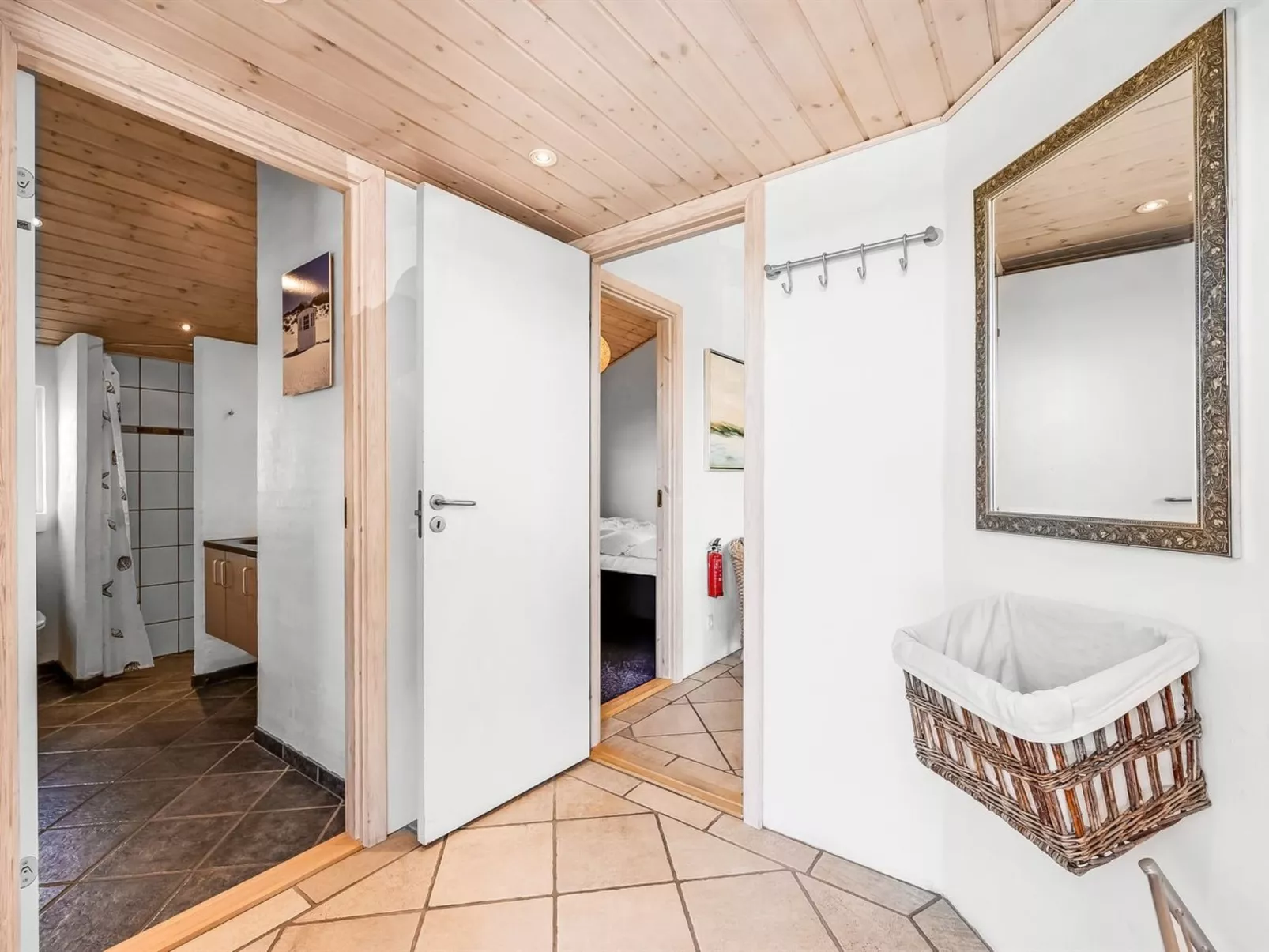 "Aurore" - 700m from the sea-Drinnen