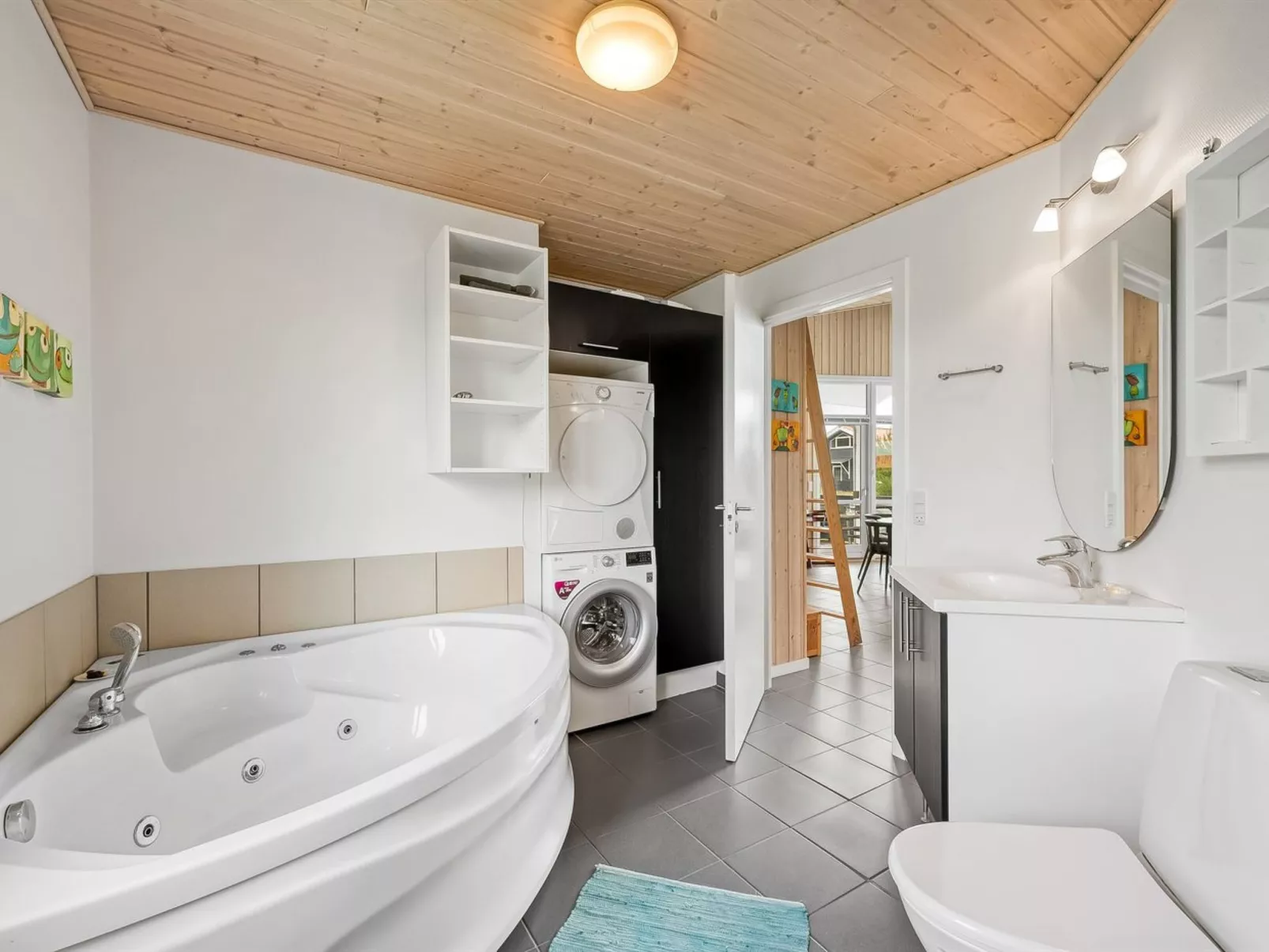 "Felicita" -  from the sea-Dedans