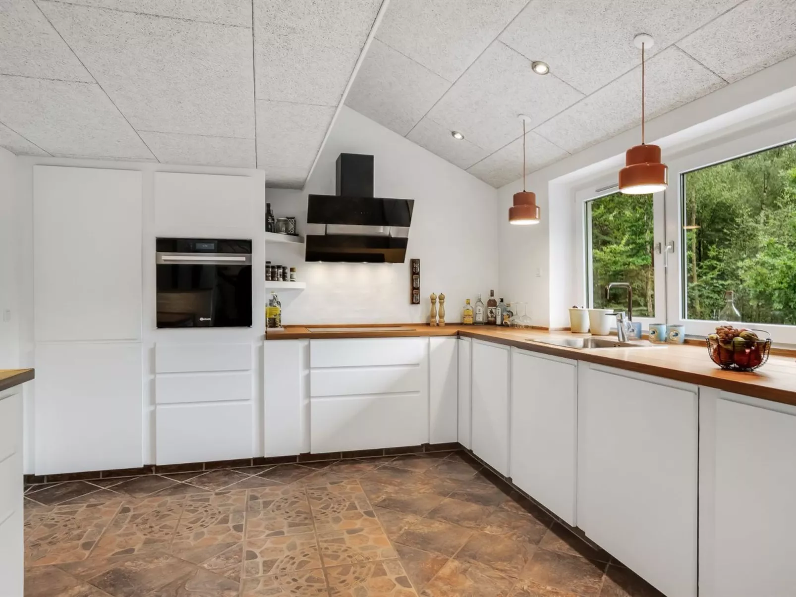 "Vicente" - 14km to the fjord-Inside