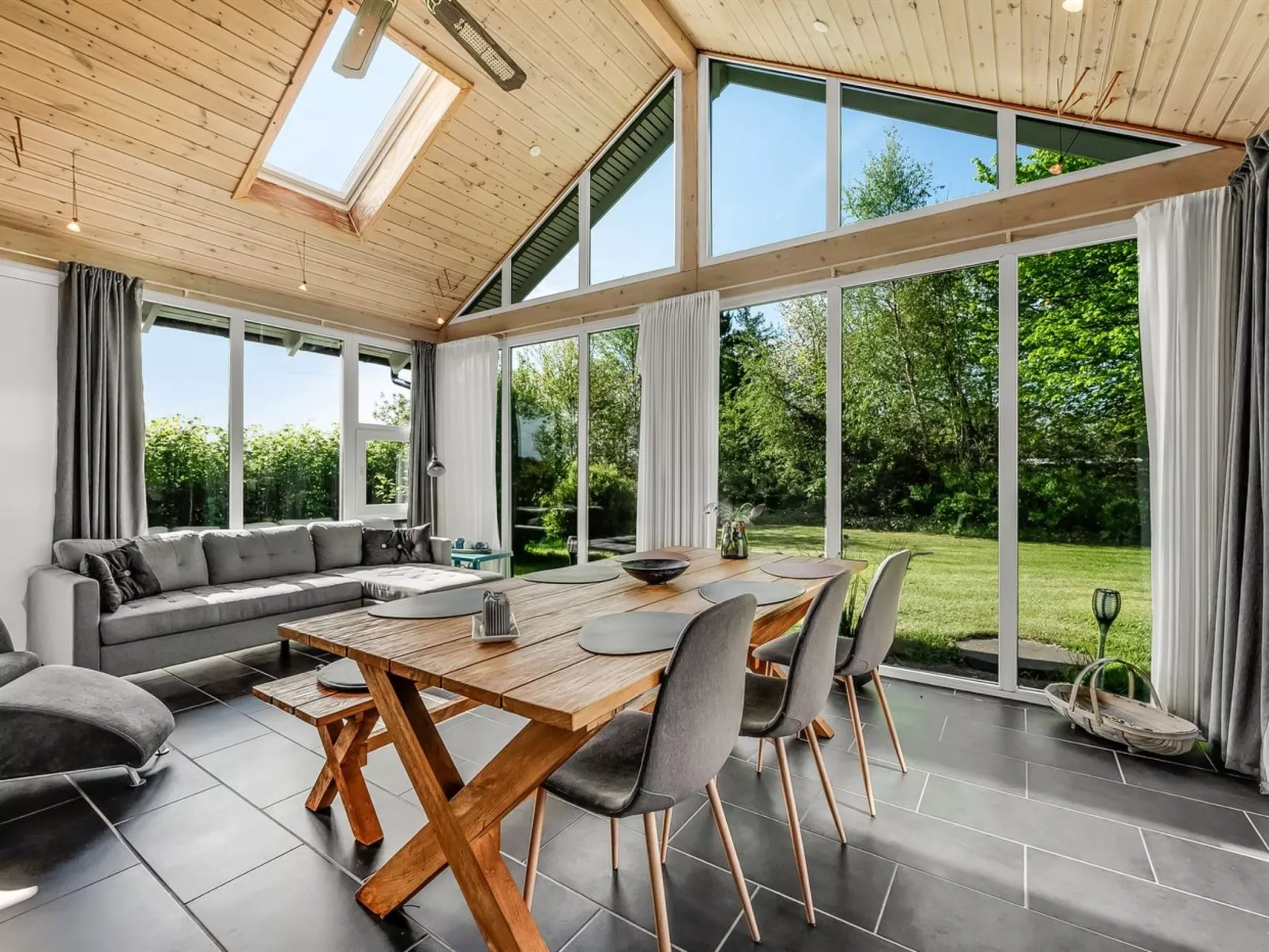 "Fido" - 500m to the fjord-Inside