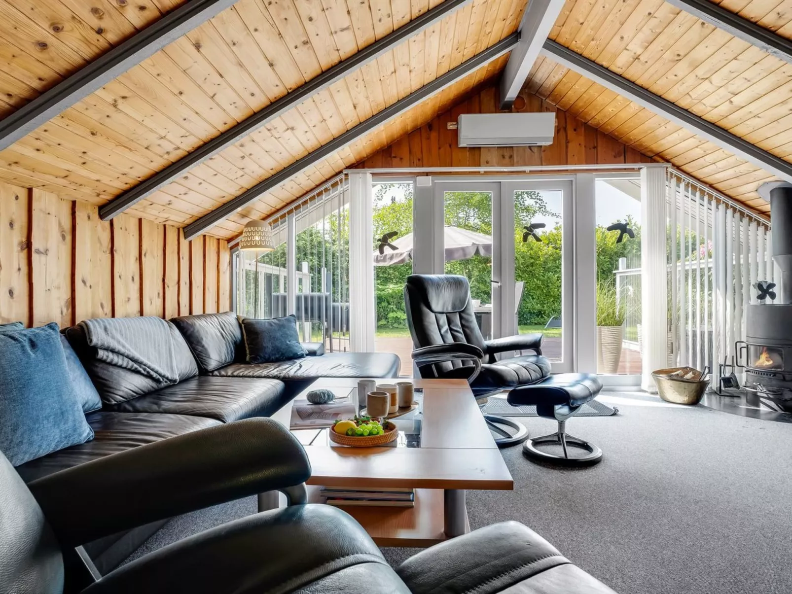 "Rusalina" - 400m from the sea-Inside