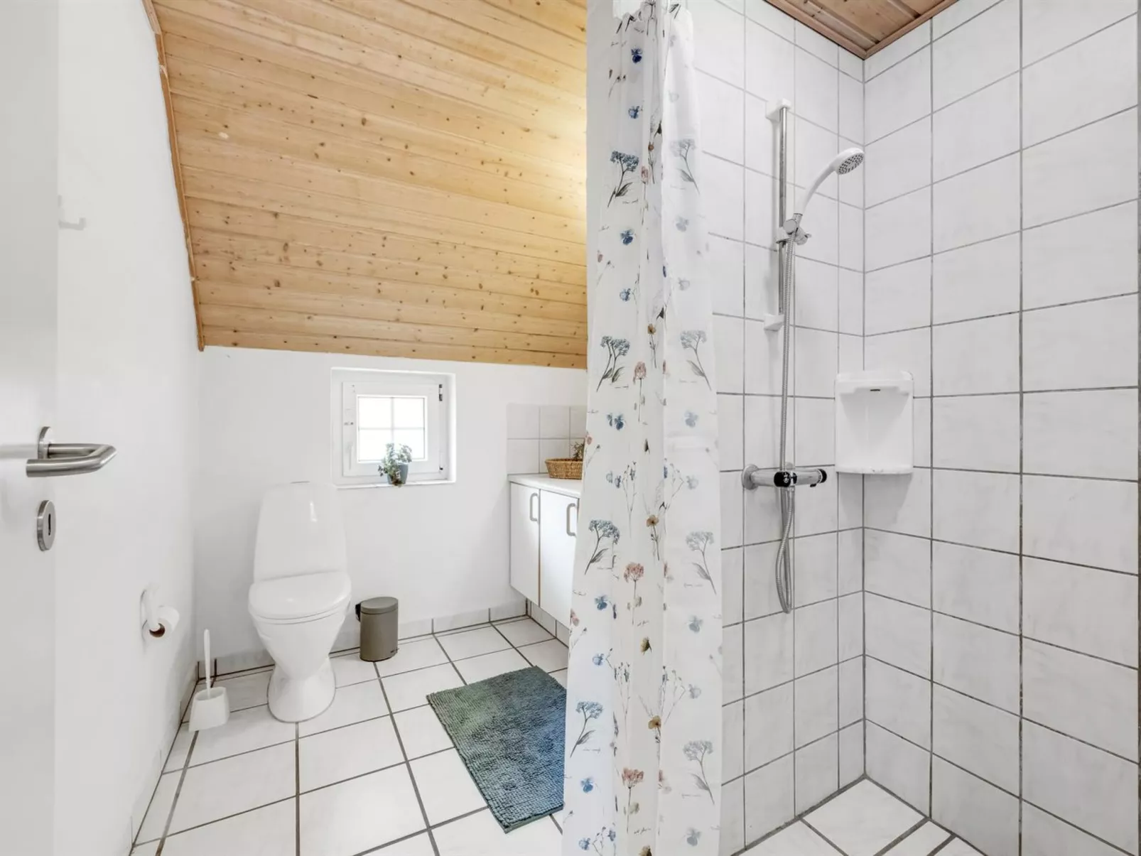 "Ulf" - 2km from the sea-Drinnen