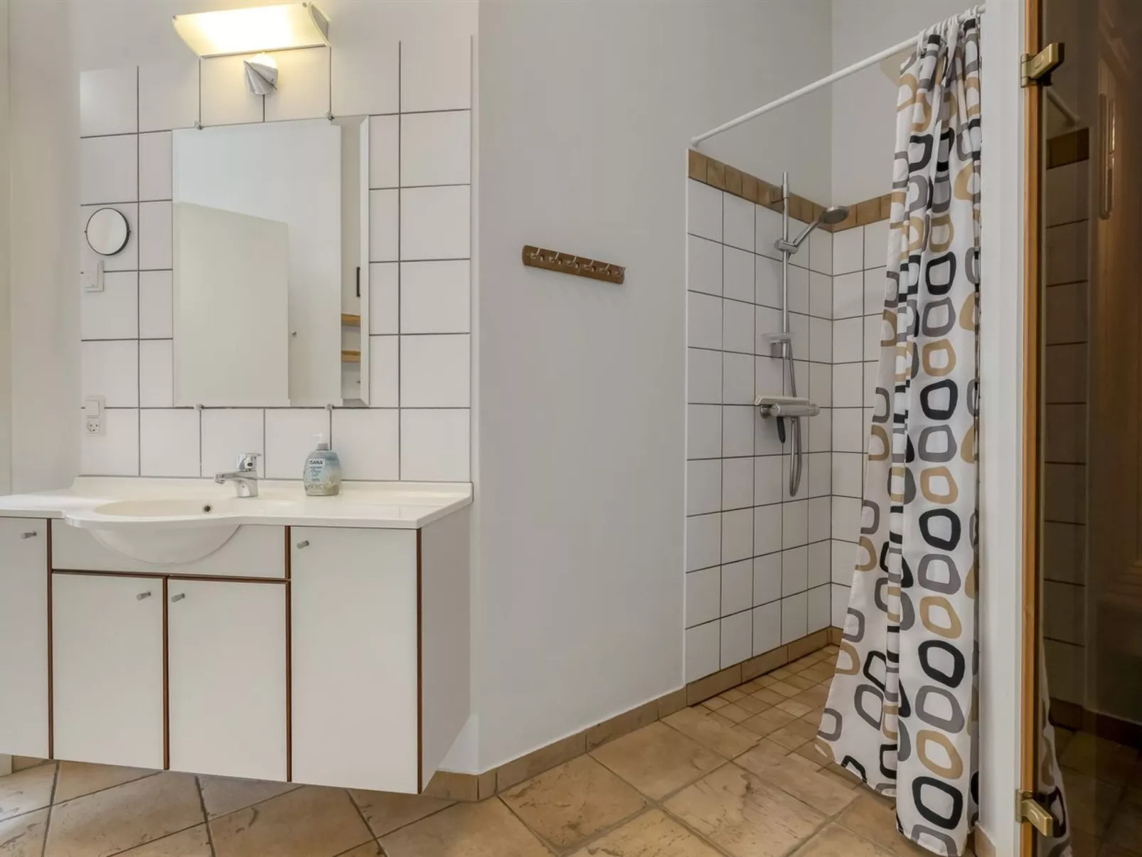 "Era" - 100m from the sea-Inside