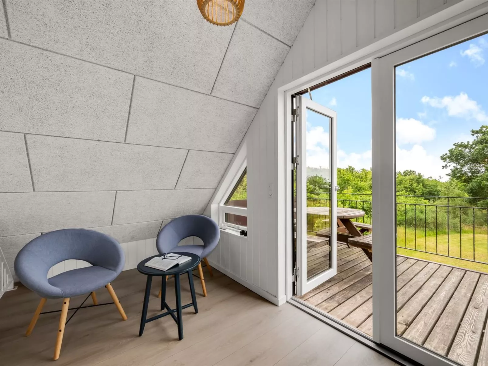 "Gadde" - 100m to the fjord-Inside