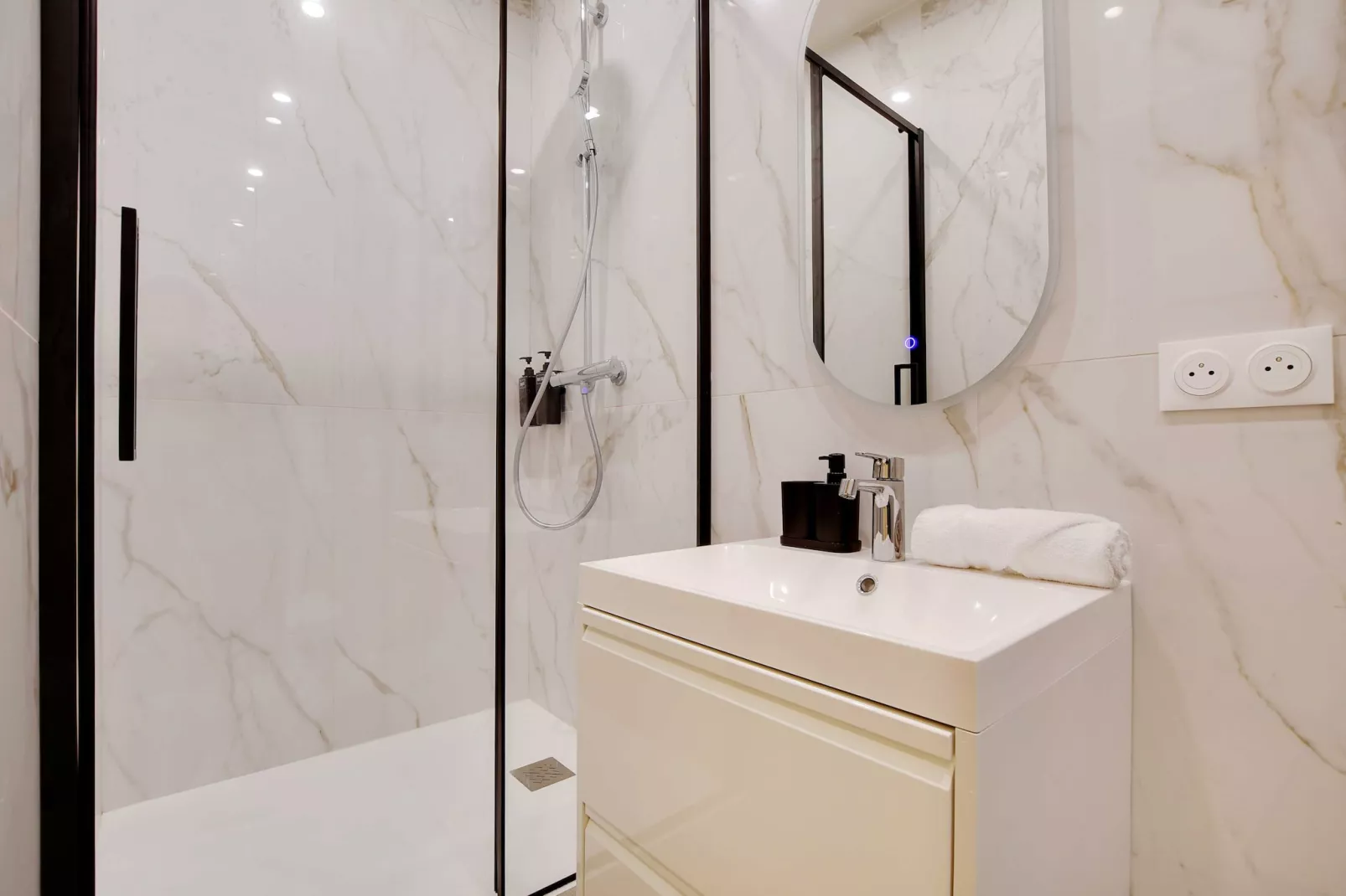 DA-16-POPINCOURT-Nicht zugeordnet