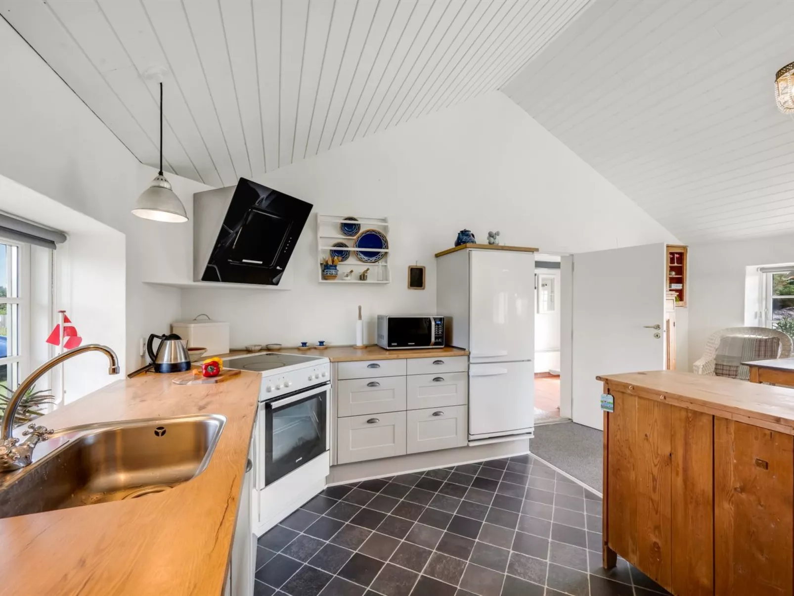 "Reinhard" -  from the sea-Drinnen