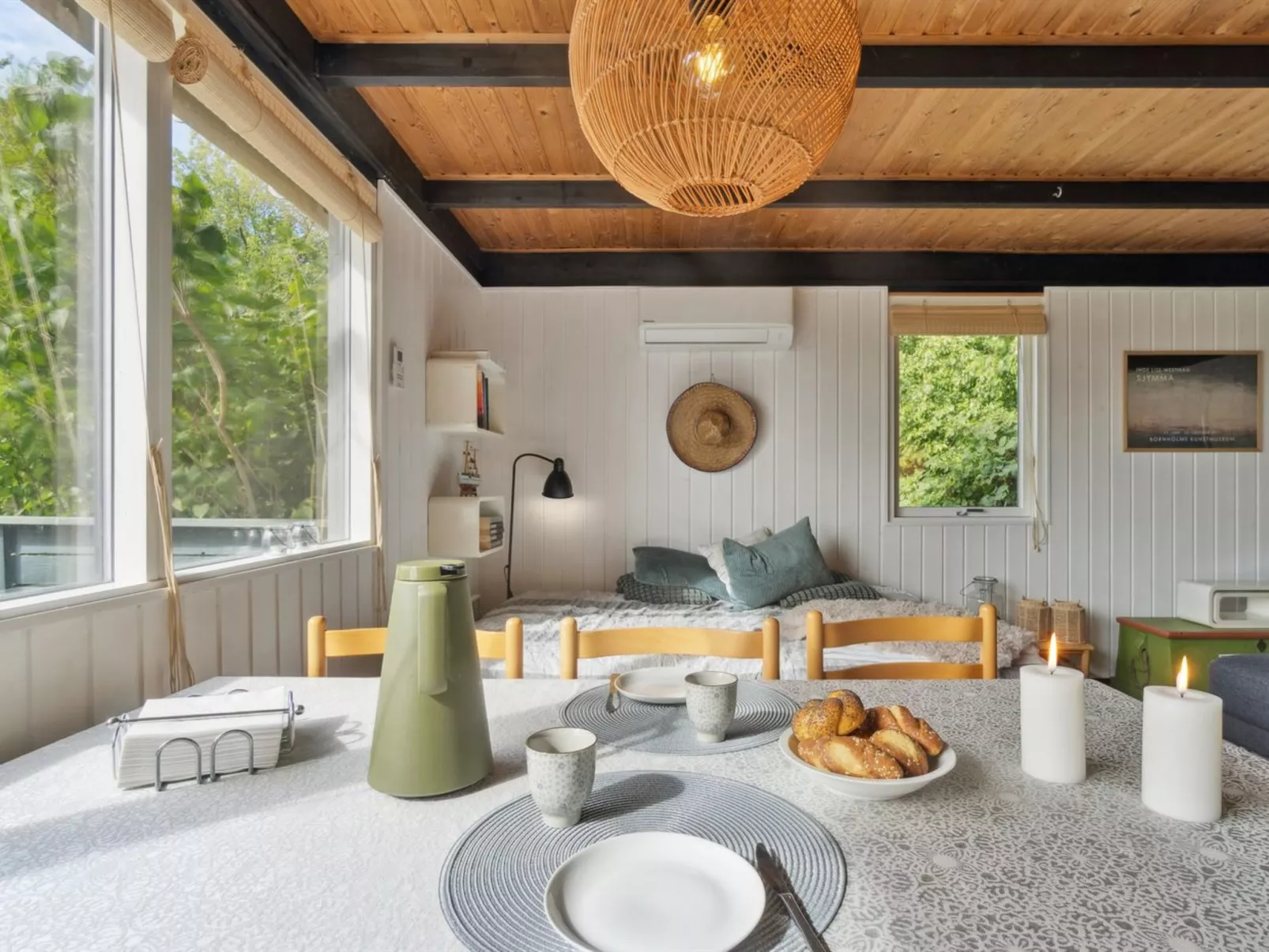 "Joon" - 100m from the sea-Drinnen