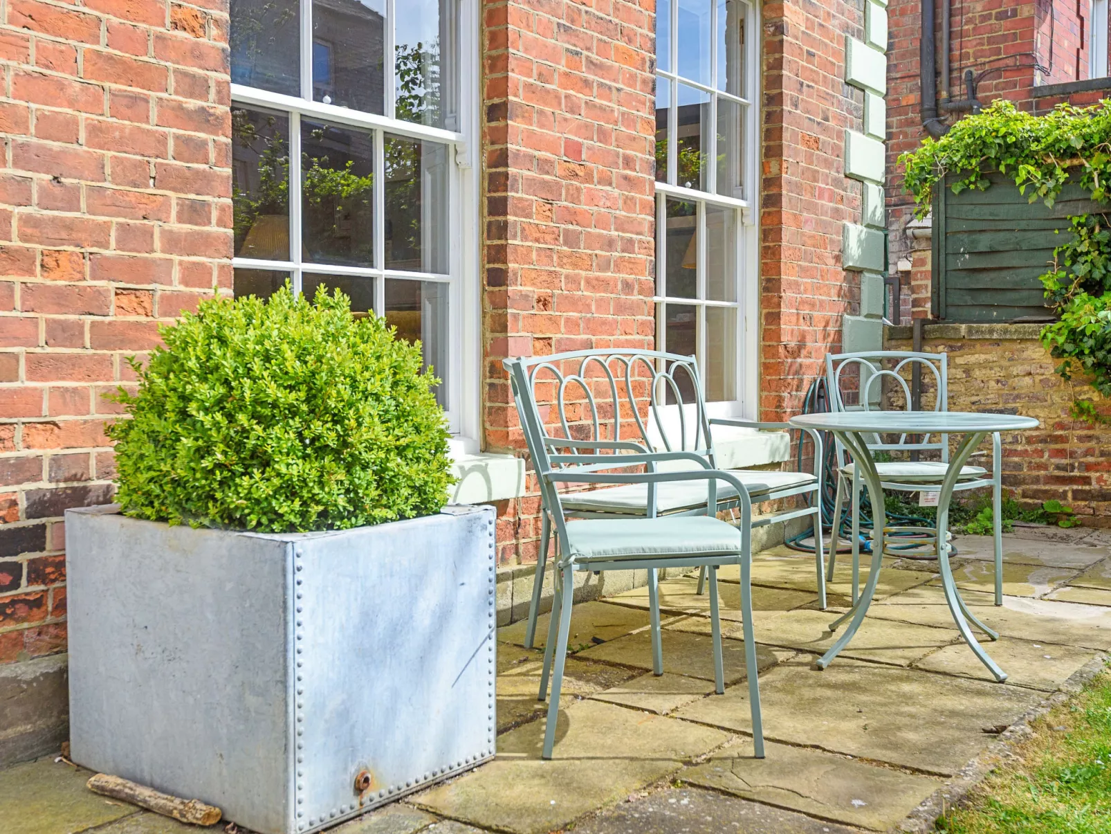 Harold Villa-Draußen