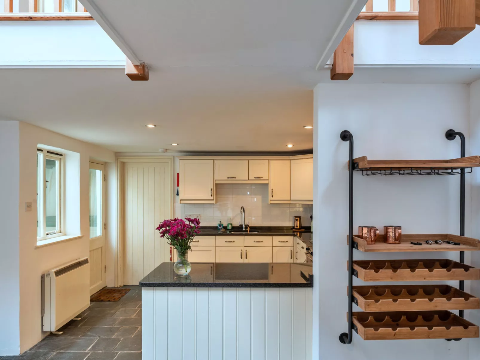 The Old Store-Dedans