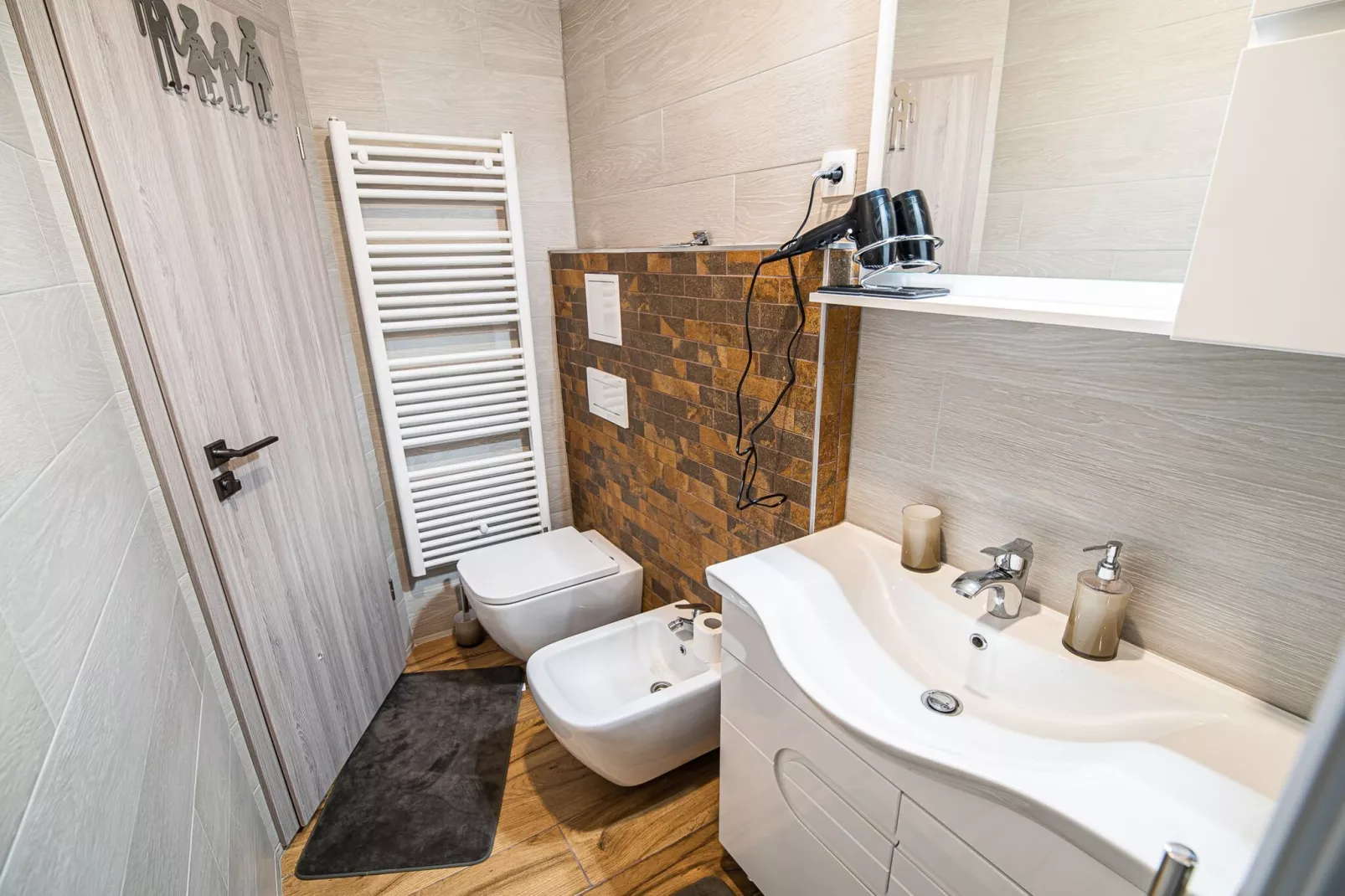 City Modern and Vibrant Apartments Ljubljana - Standard One Bedroom Apartment (owner A3)-Badezimmer