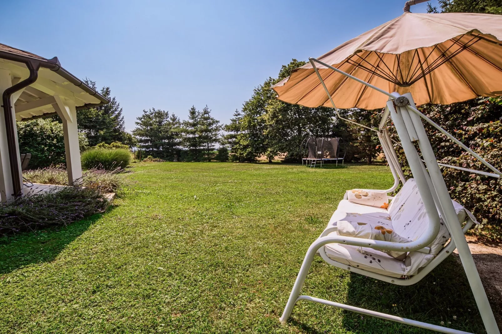 Stunning Rural Holiday Home with Garden and BBQ -  Four Bedroom Holiday Home-Outdoor