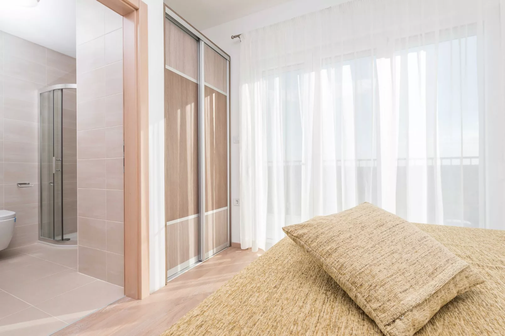 Luxury Escape with Swimming Pool & Modern Design -  Classic Four Bedroom Villa with Sea View and Private Pool ( Villa 3)-Chambre