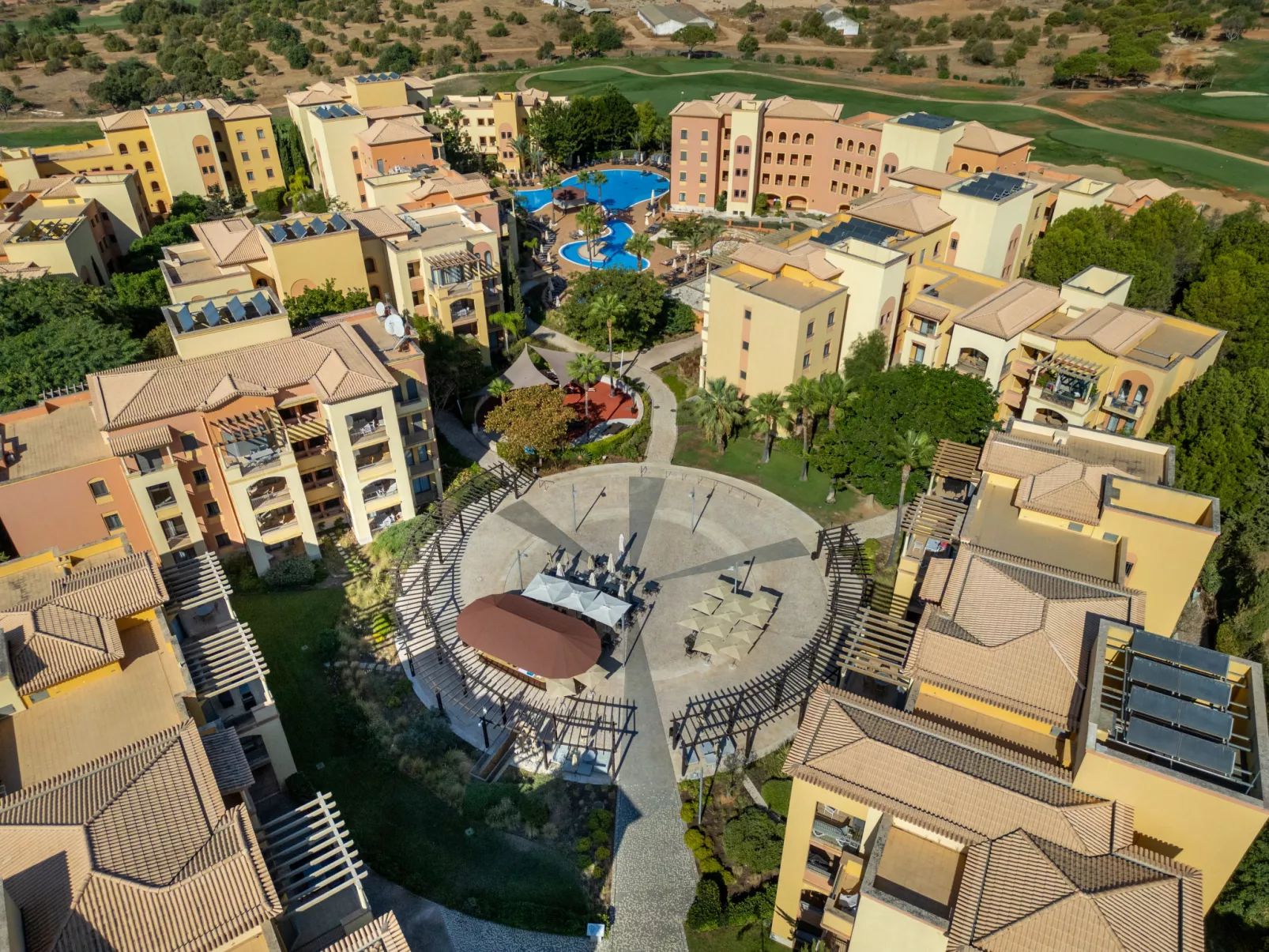 The Residence at Victoria-Outside