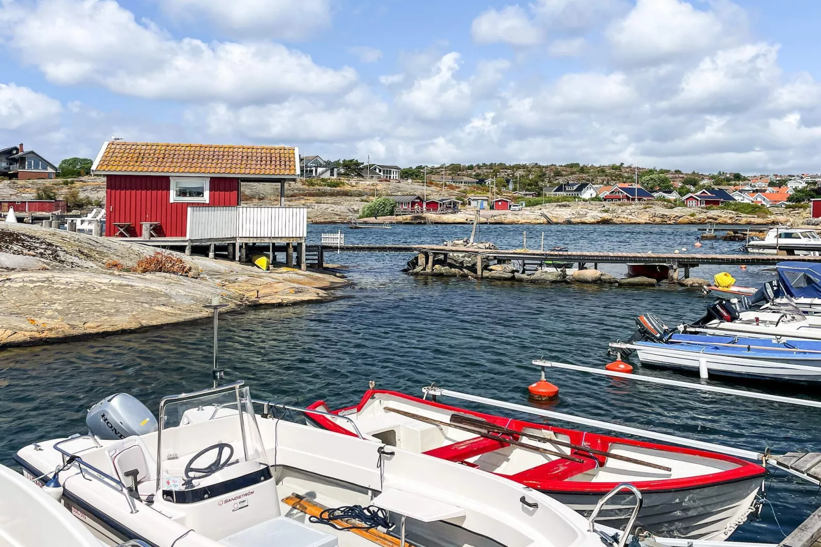 Strandhaus in Sandvik mit Pool-Im Freien