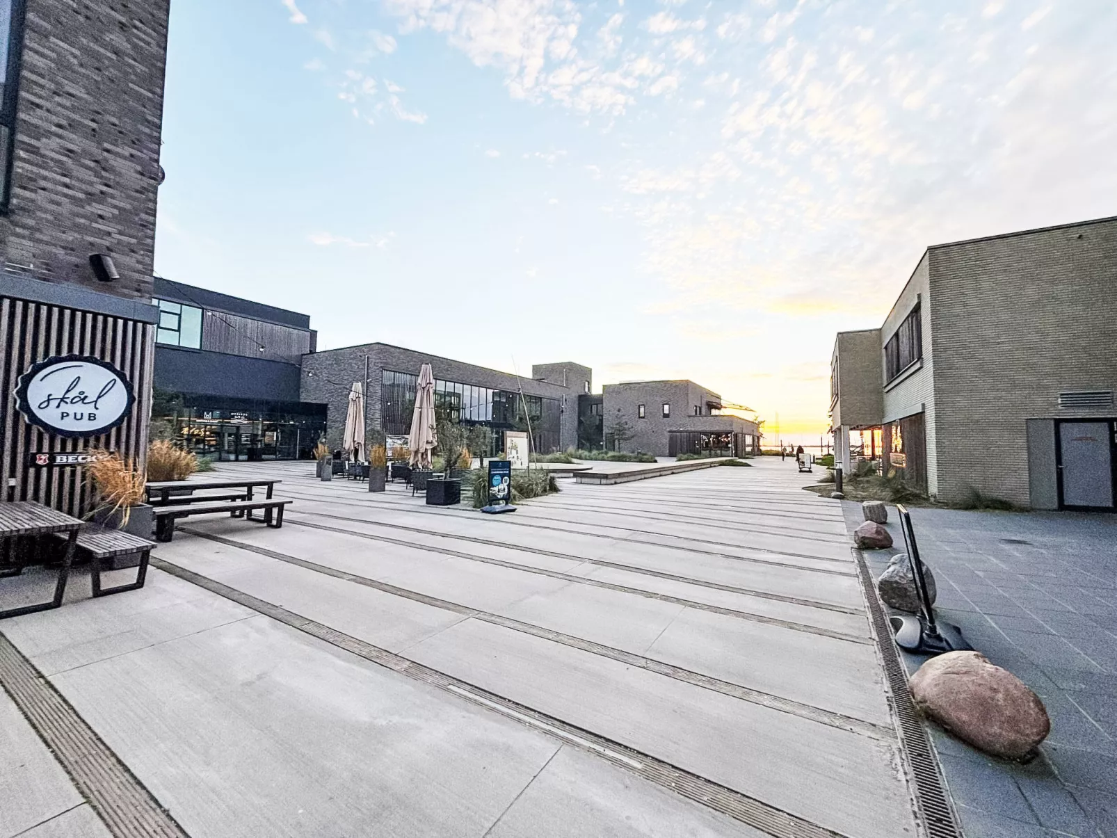 Zwischen den Hügeln (153) - Outside