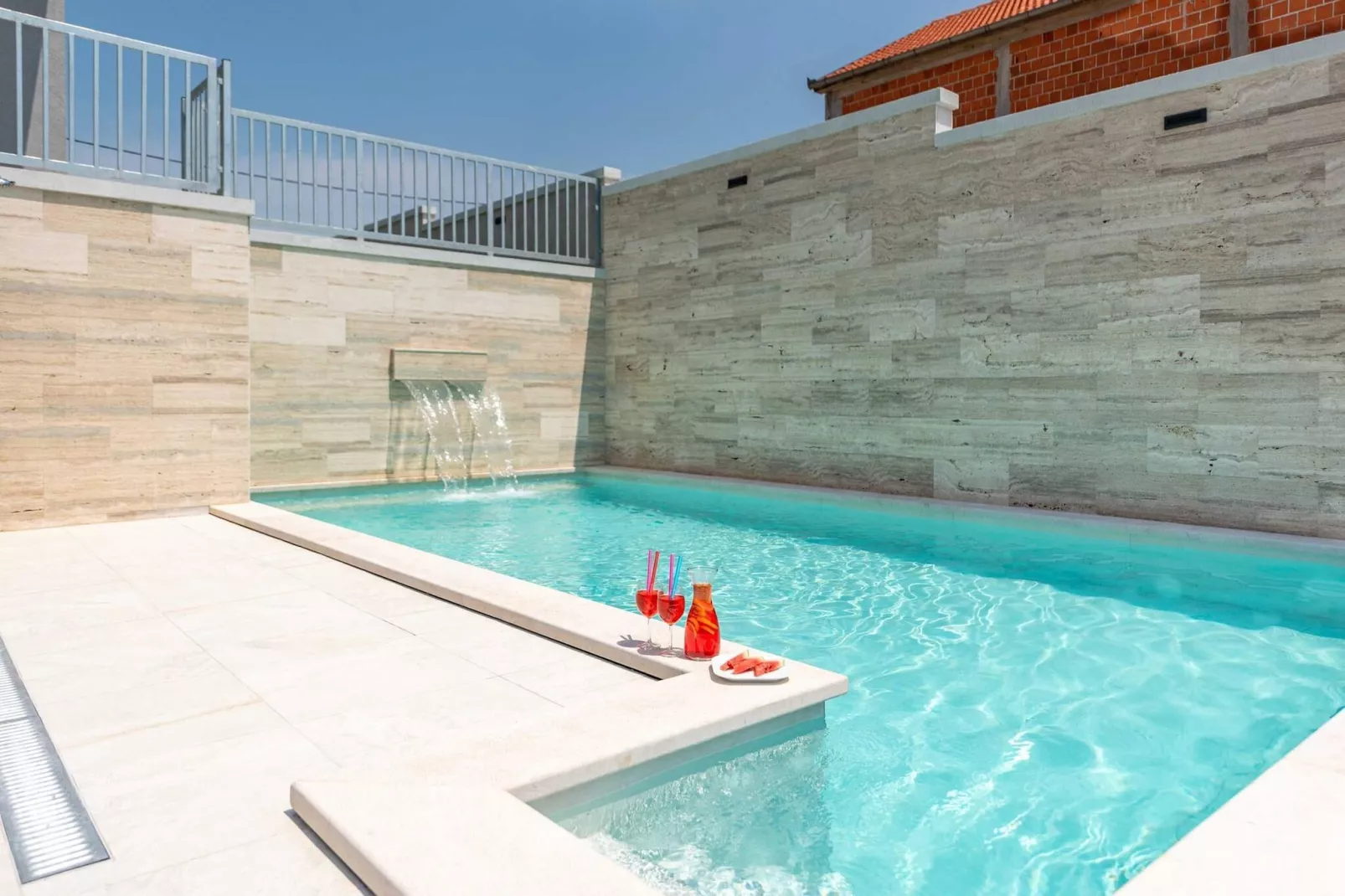 Villa Pezer with heated pool & sauna-Piscine