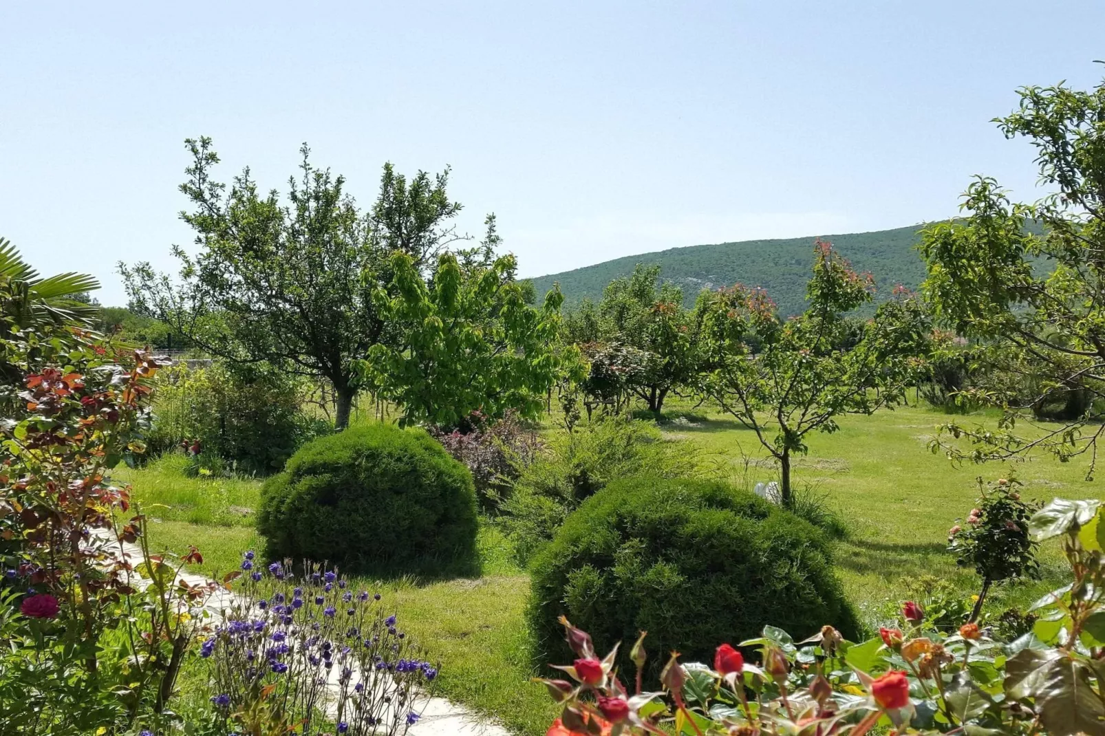 Sport & Spa Villa Neoric-Garten Sommer