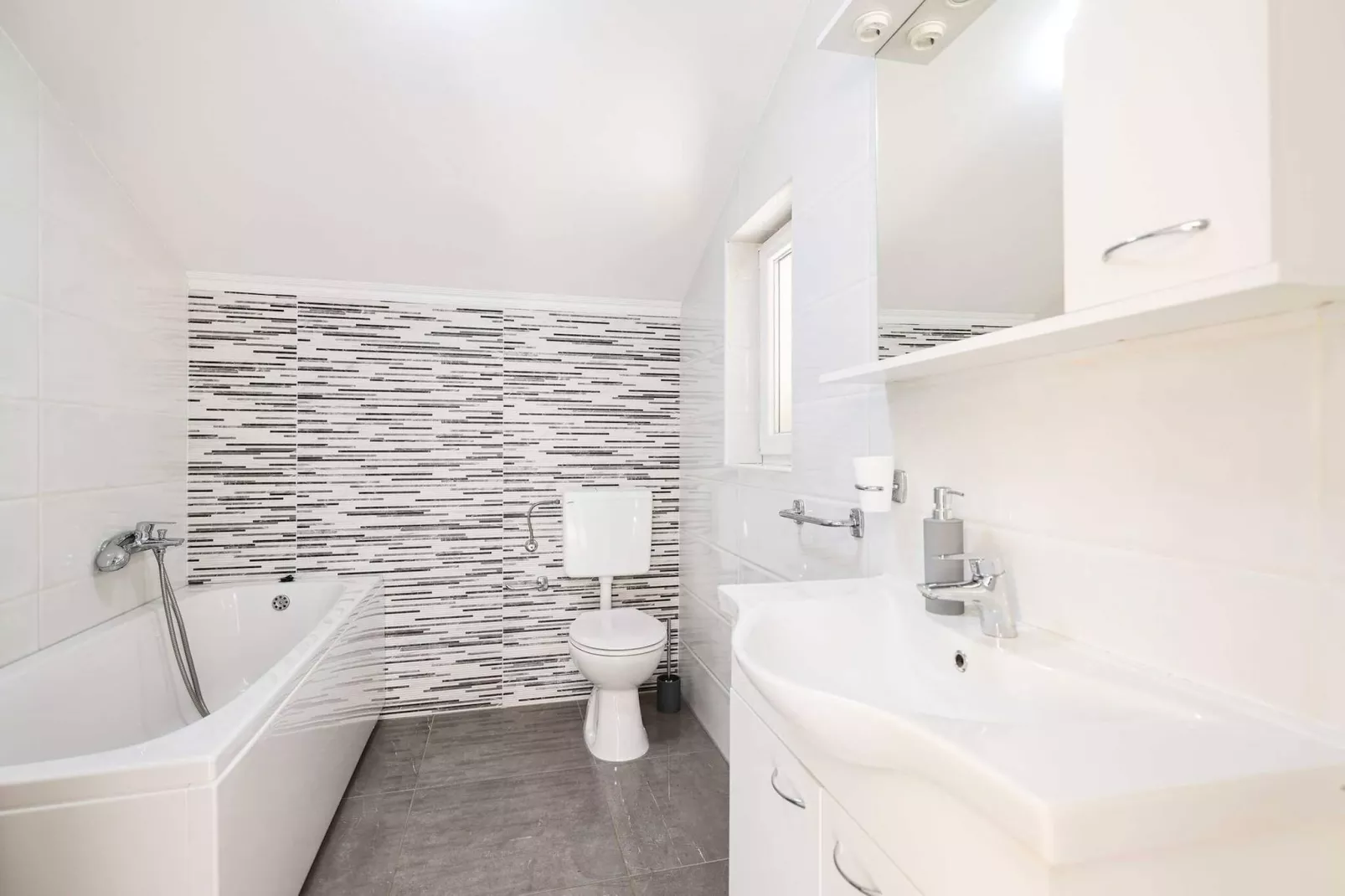 Holiday home Nekic-Badezimmer