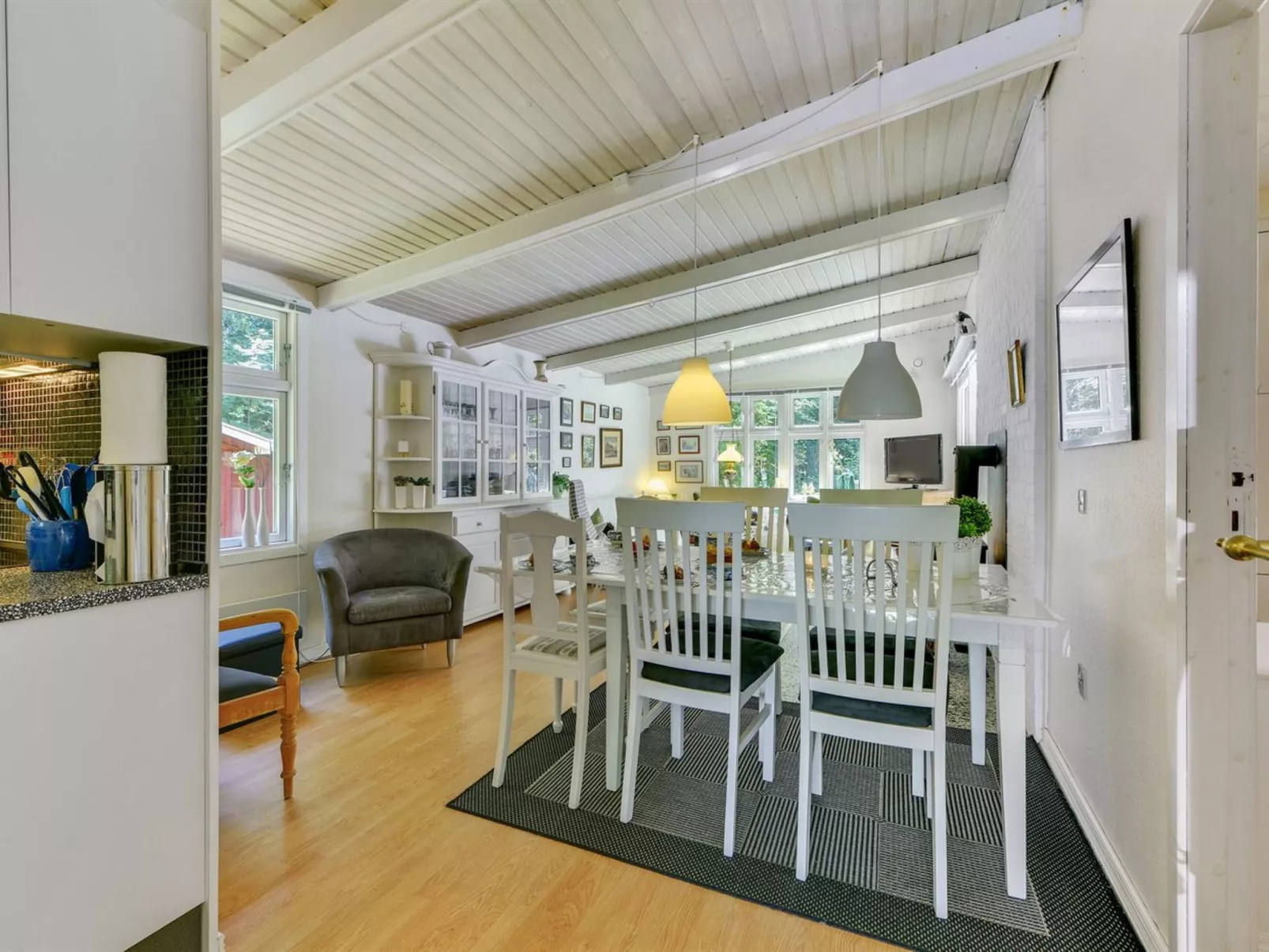 "Deik" - 2km to the fjord-Inside