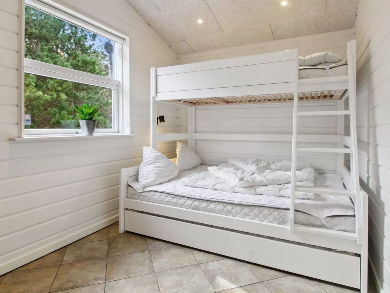 "Nael" - 1.6km from the sea-Drinnen