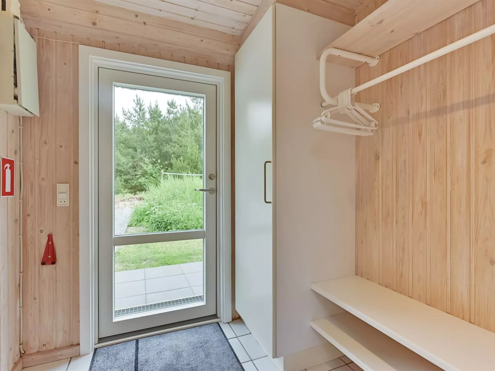 "Ellanor" - 1km from the sea-Inside