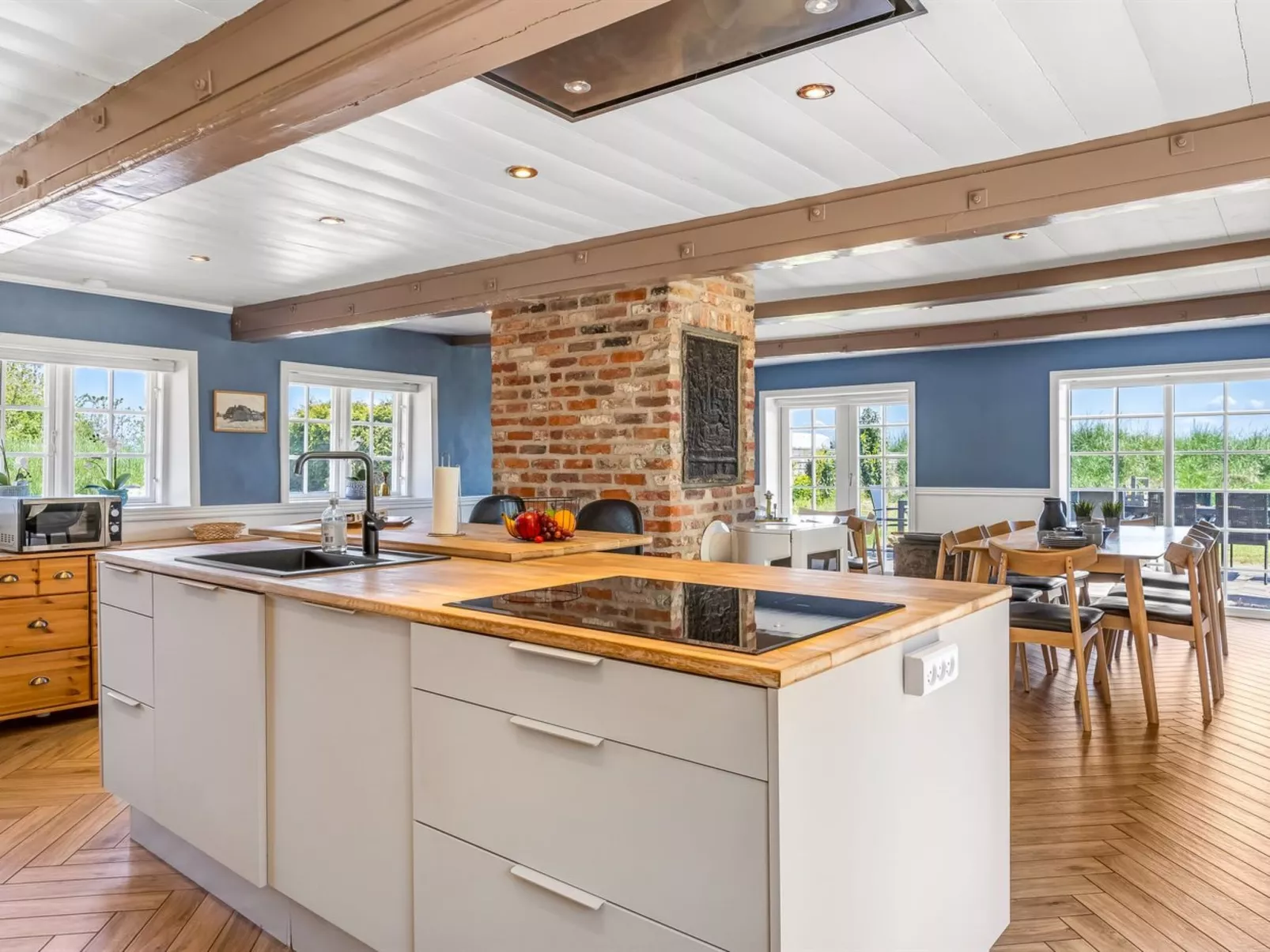 "Narvik" - 4.5km from the sea-Dedans