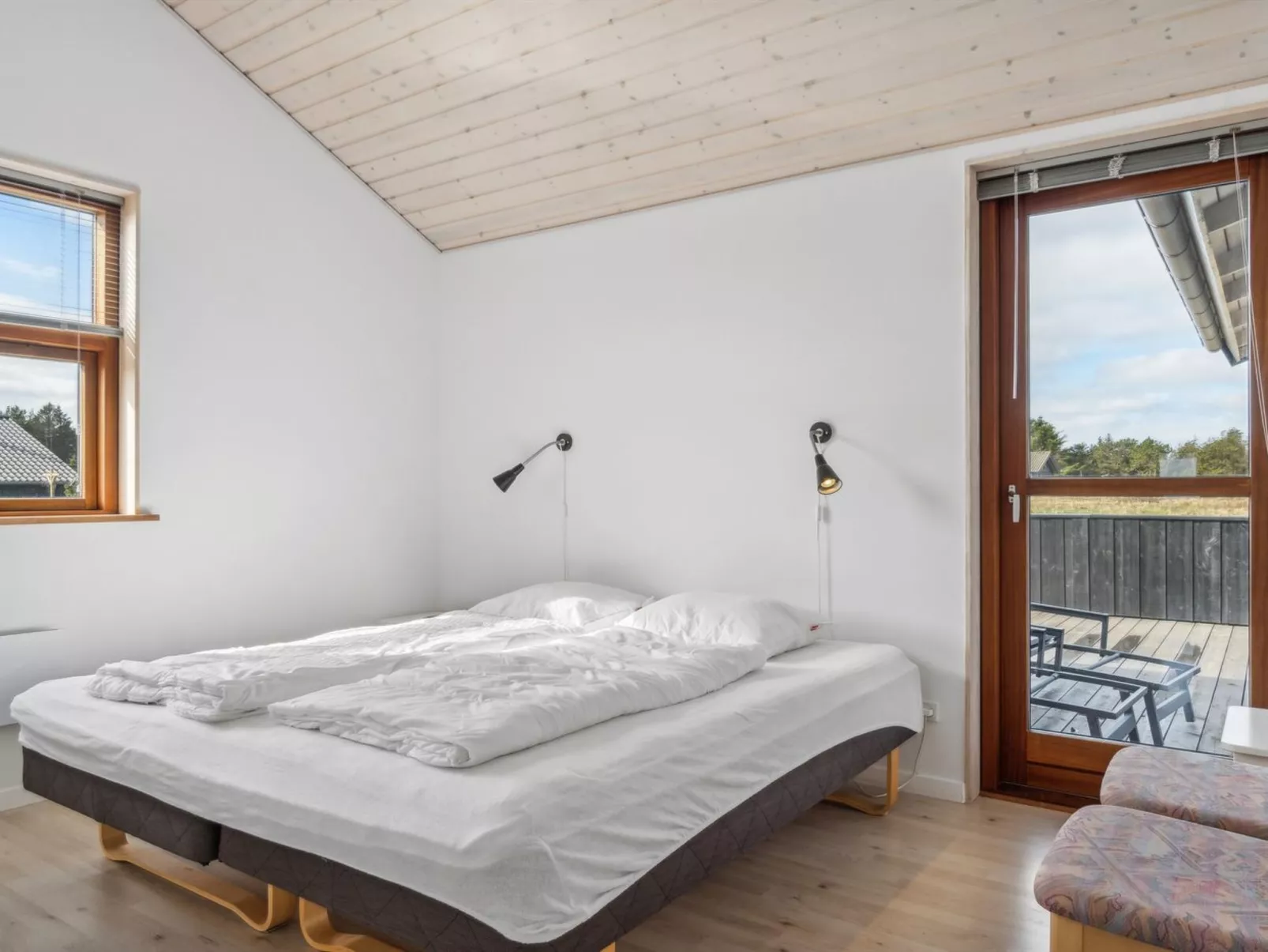 "Finna" - 1km from the sea-Inside