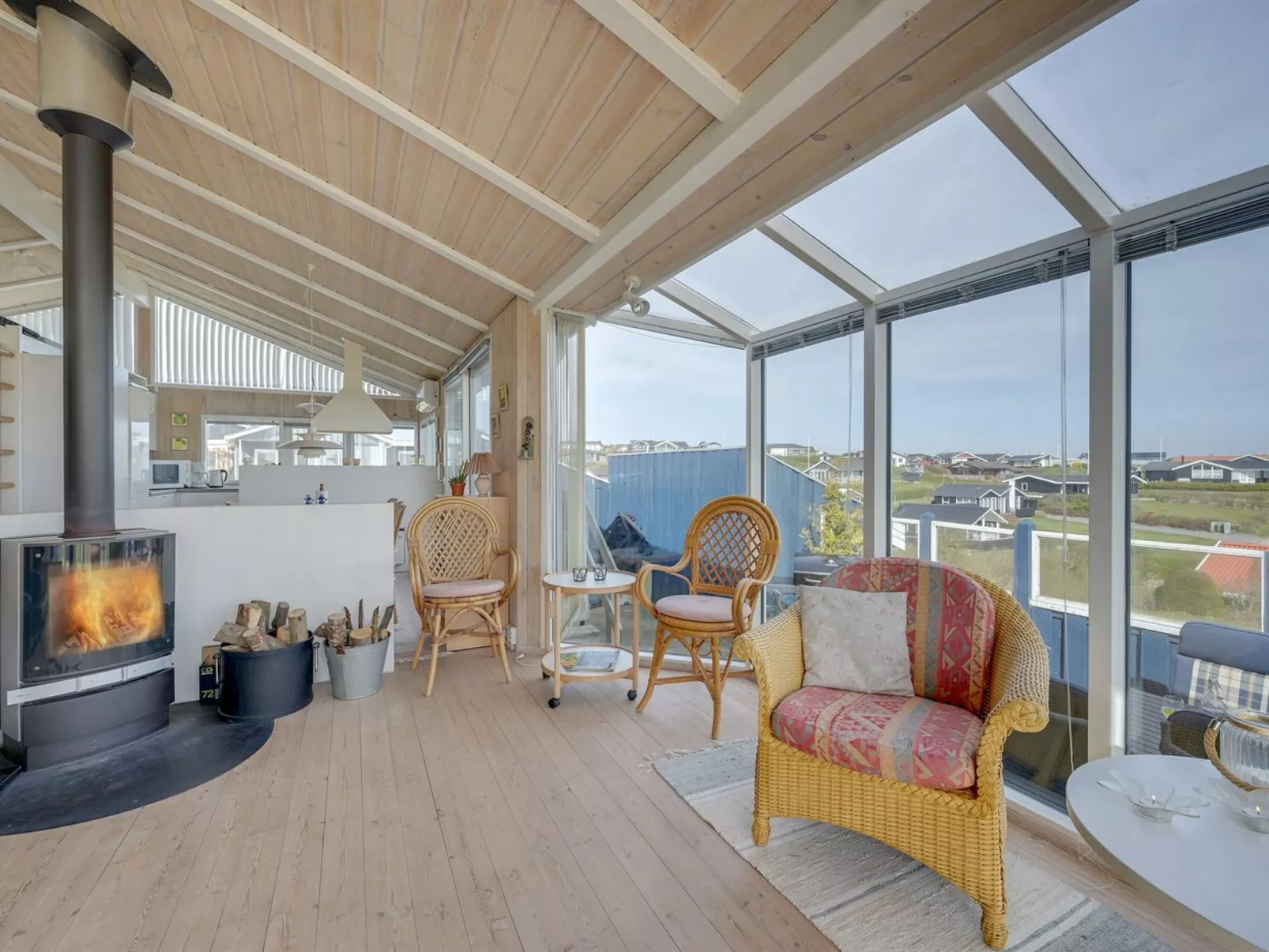 "Rajna" - 95m to the fjord-Inside