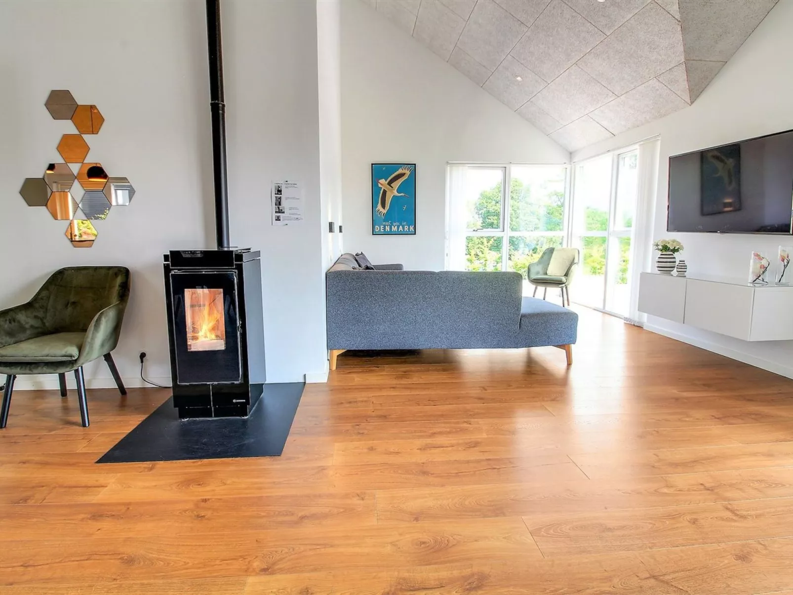 "Thorfin" - 200m from the sea-Inside