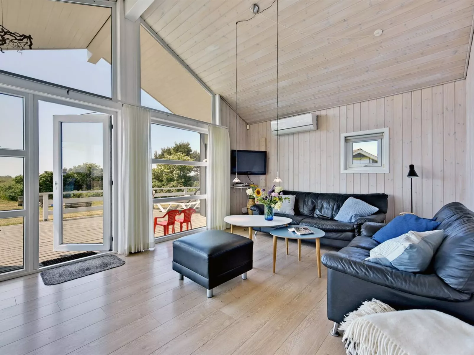 "Chrisse" - 550m from the sea-Inside