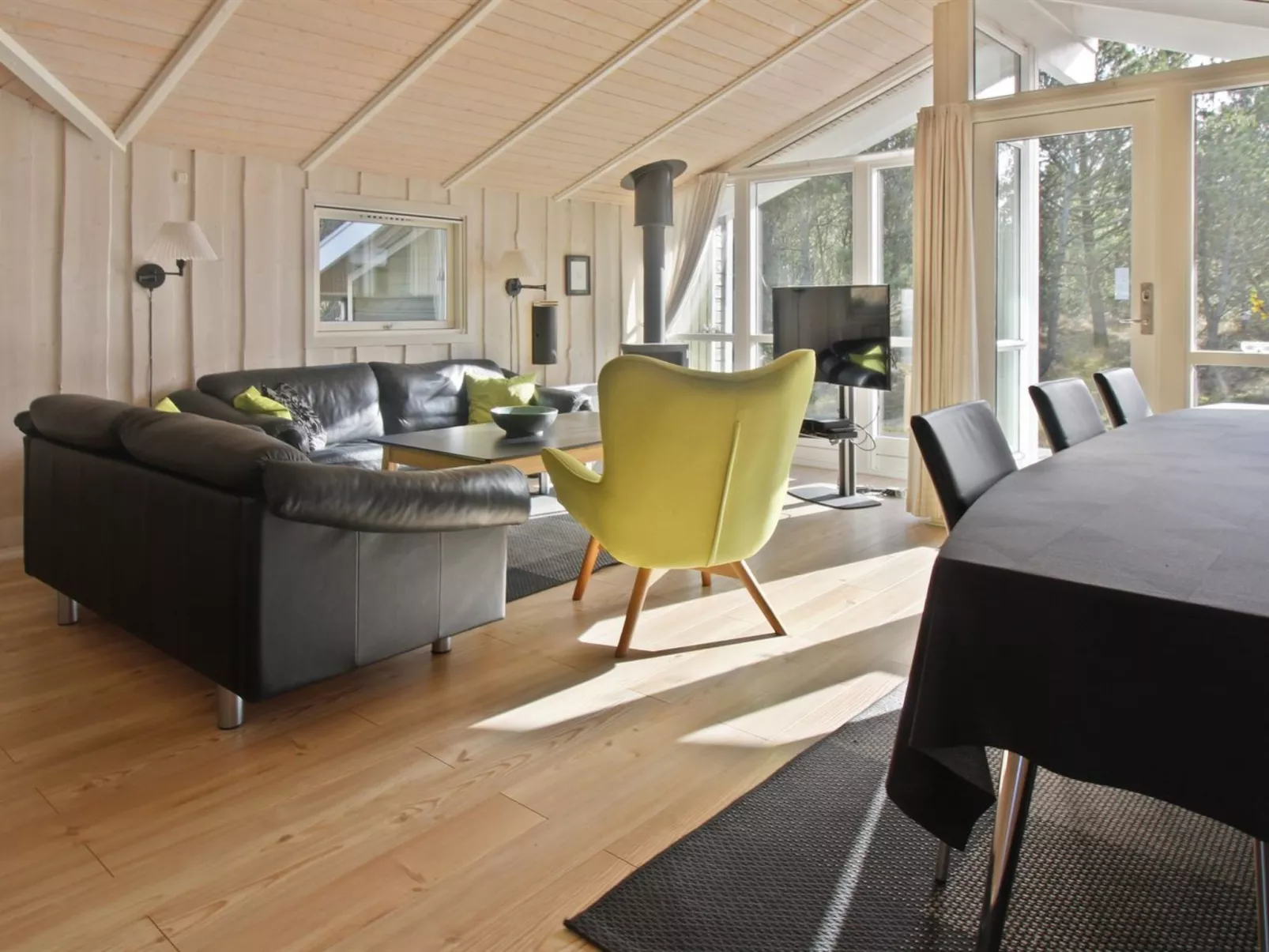 "Abiorn" - 2.5km from the sea-Inside