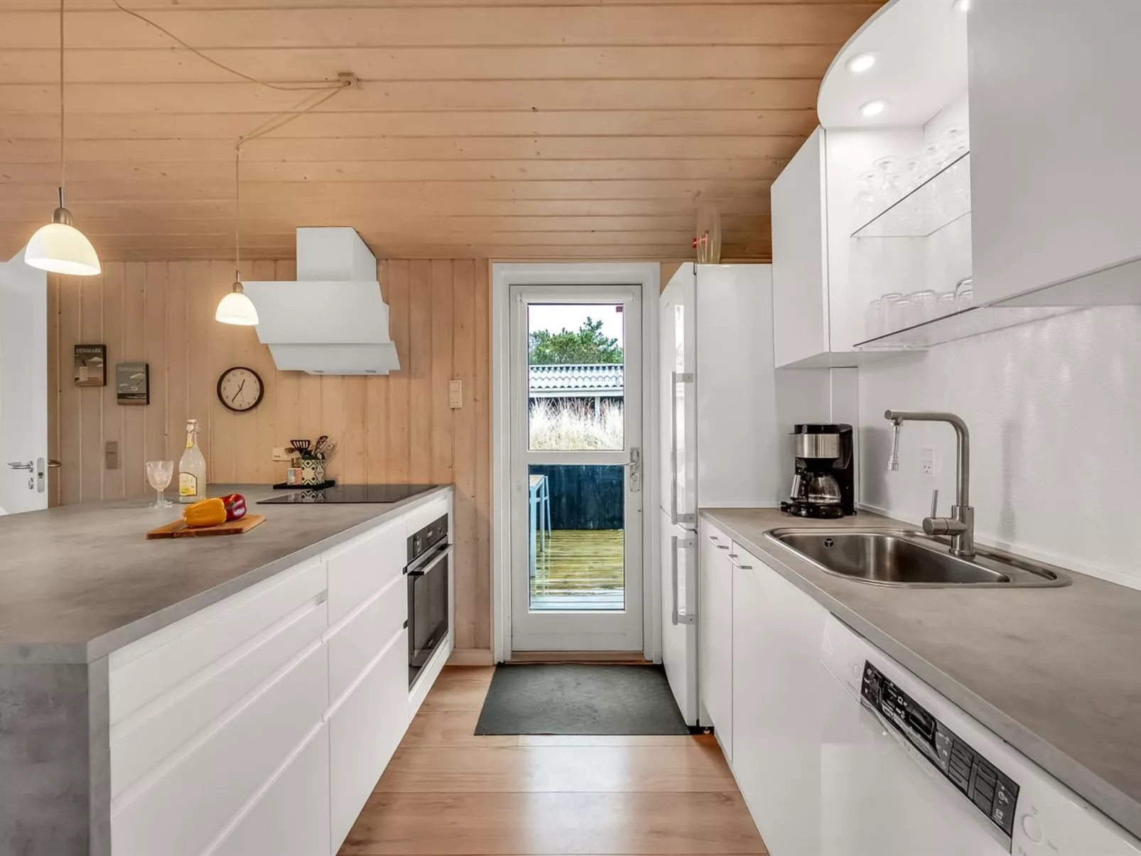 "Julan" - 600m from the sea-Drinnen