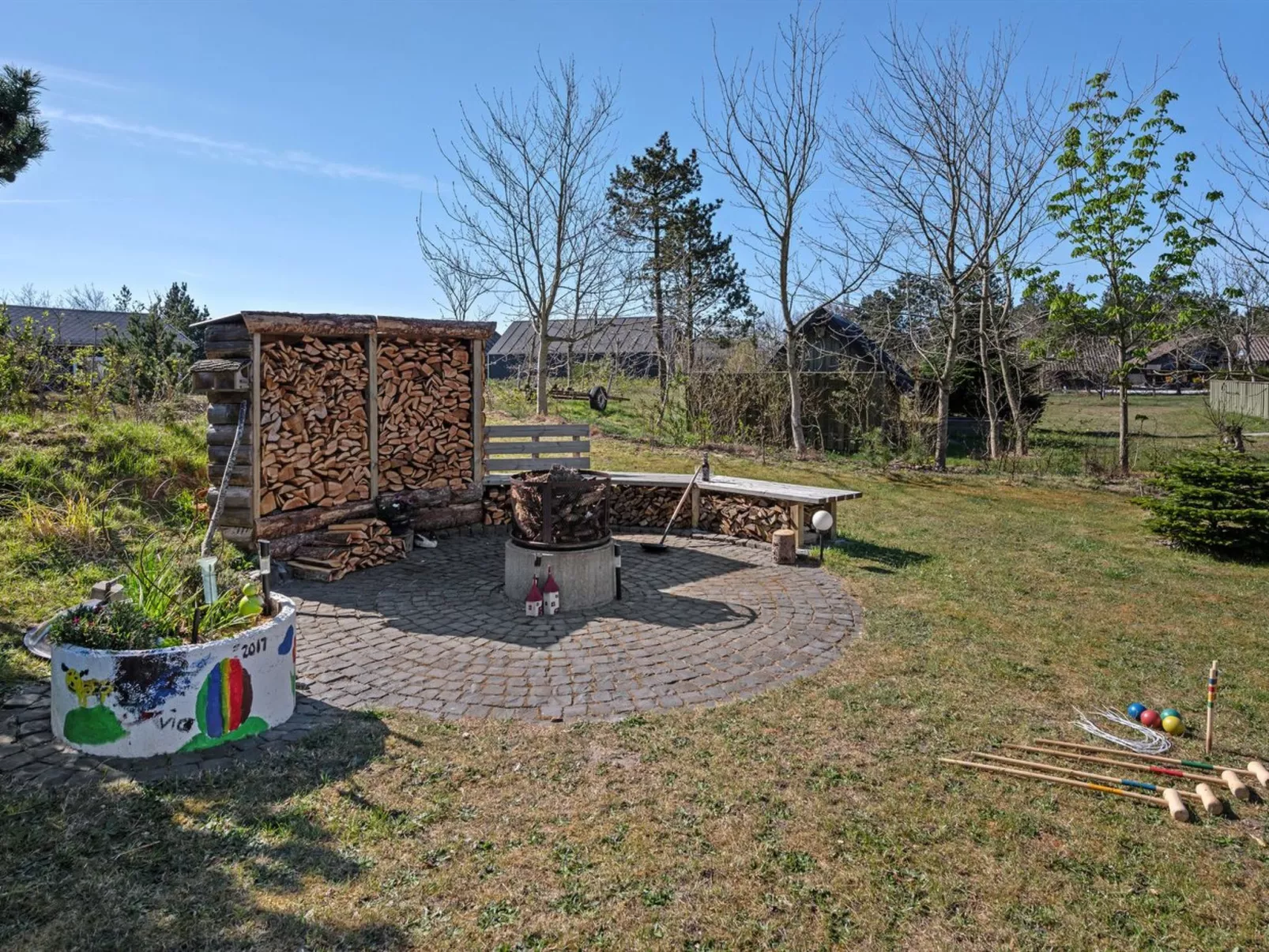 "Hannah" - 300m to the fjord-Outside