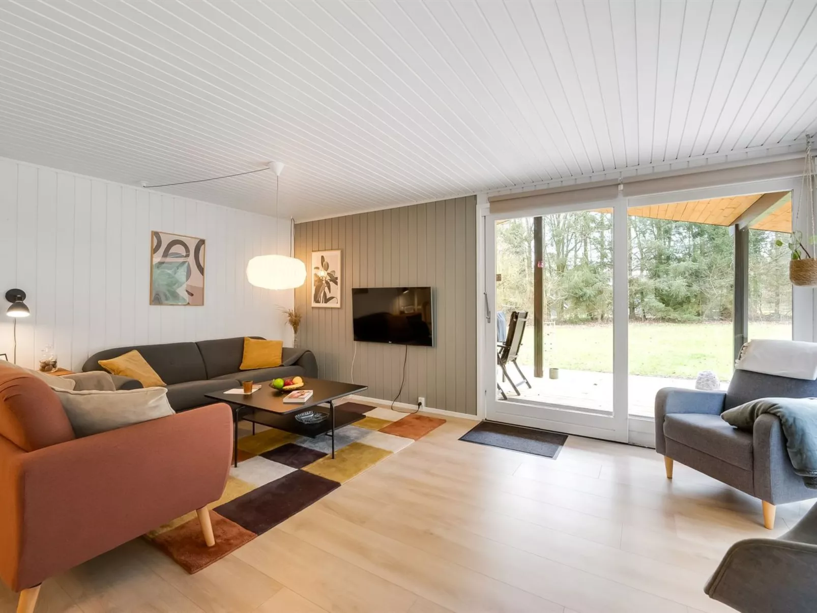 "Gudrid" - 250m to the fjord-Outside