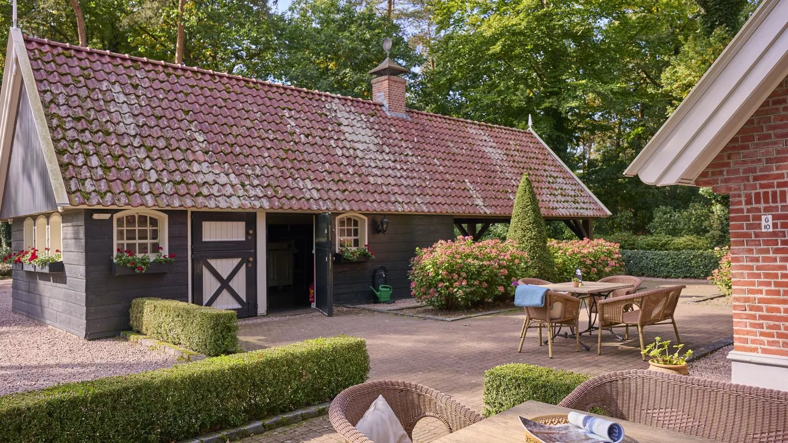 Erve Het Klaashuis-Terrace balcony