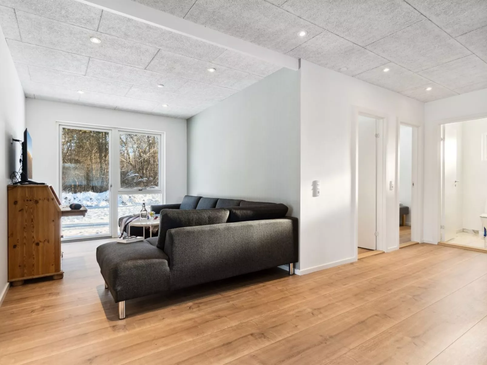 "Scalli" - 1.5km to the fjord-Inside