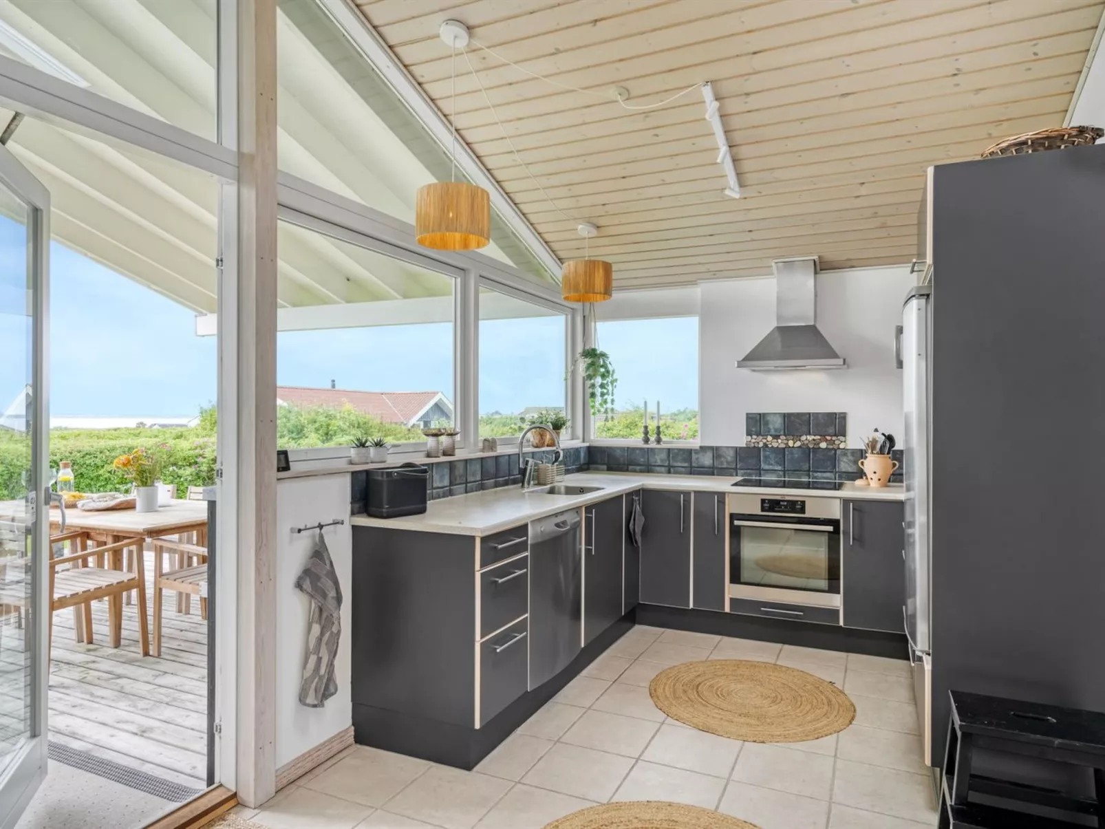 "Gedda" -  from the sea-Inside