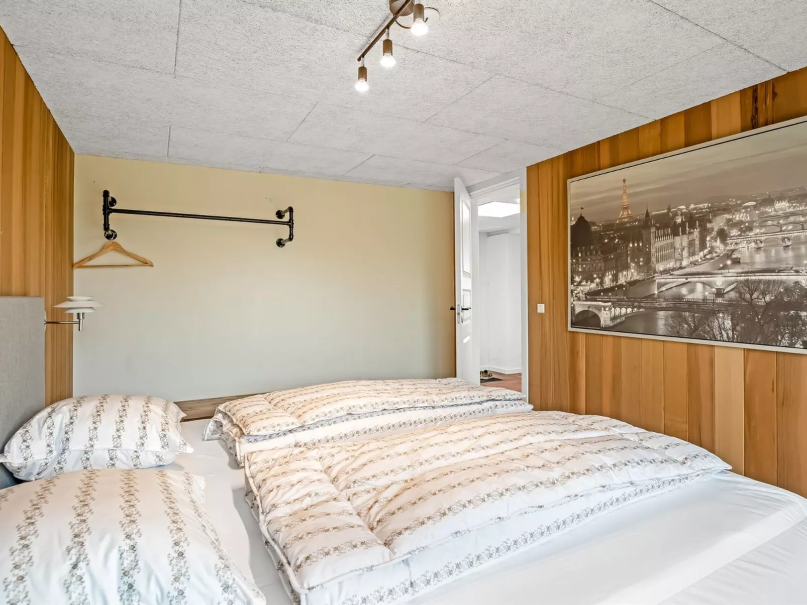 "Tonna" -  from the sea-Inside