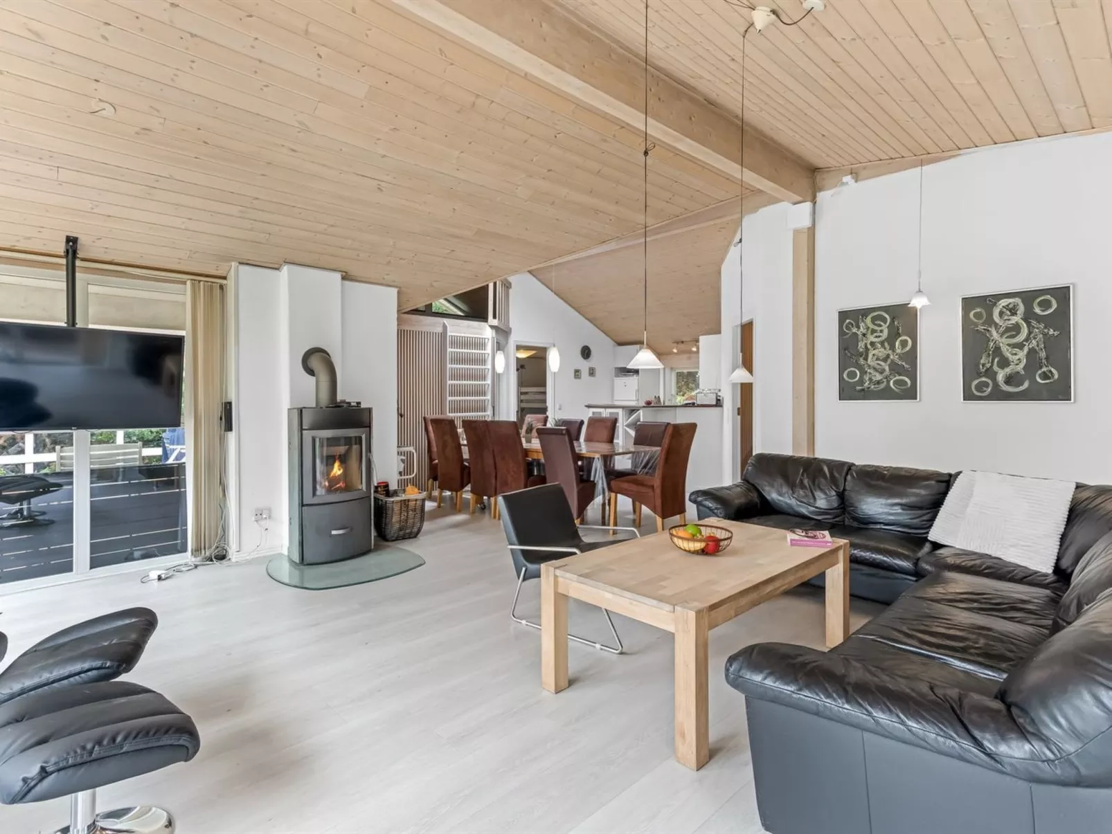 "Samine" - 2km from the sea-Inside