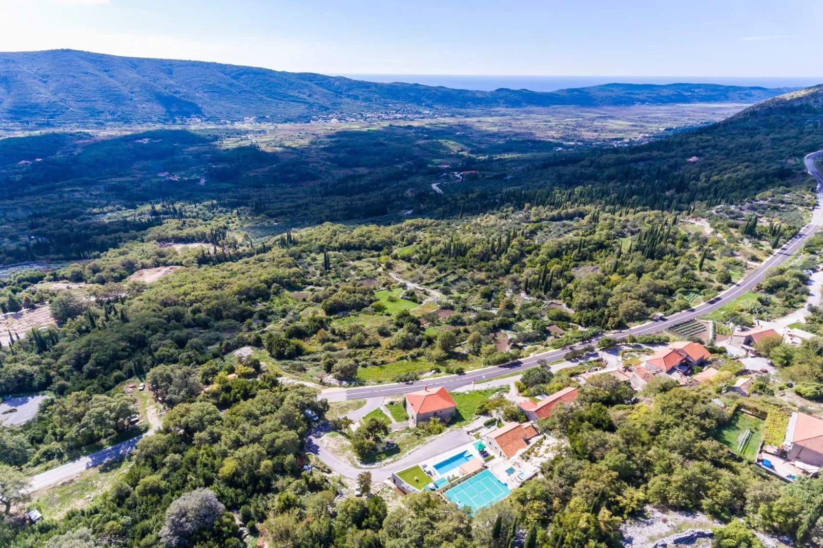 Villa Falcon Rook - Four-Bedroom Villa with Terrace and Swimming Pool-Vue